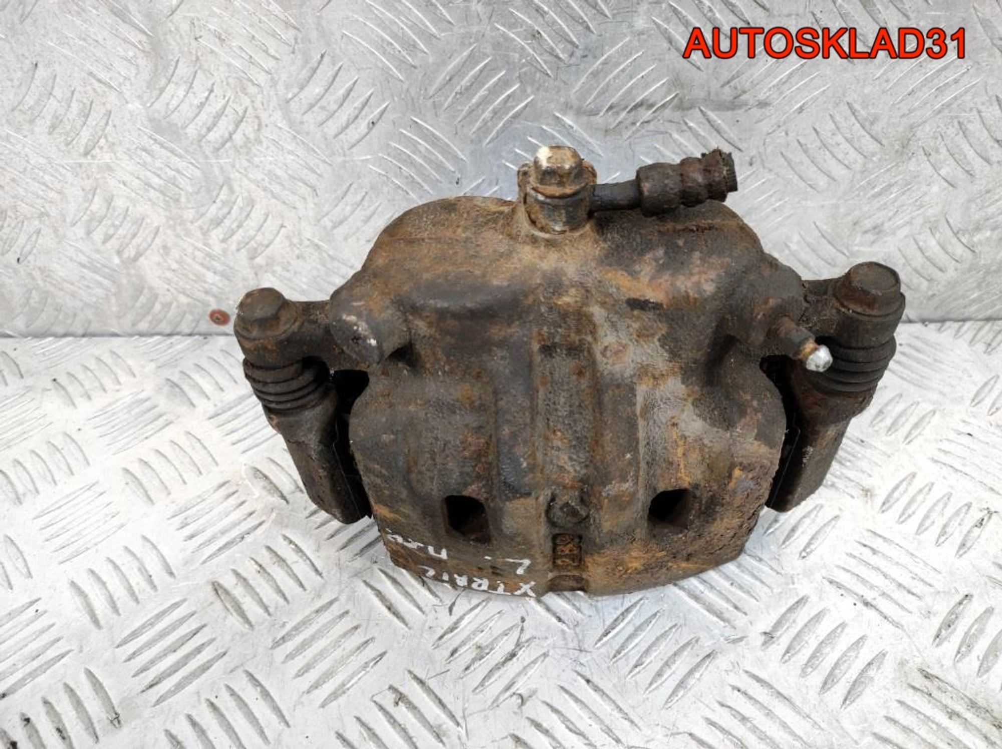 Суппорт тормозной передний левый Nissan X-Trail T30 410118H300, 2300 рублей, Дубовое