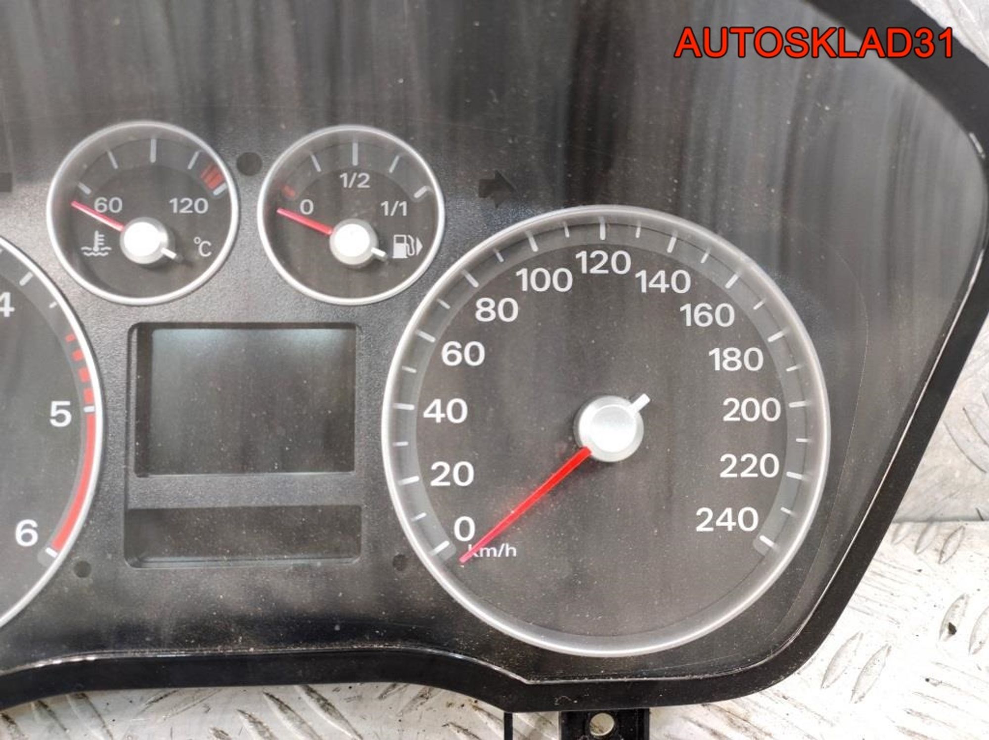 Панель приборов Ford Focus 2 7M5T10849LB Дизель, 9000 рублей, Дубовое