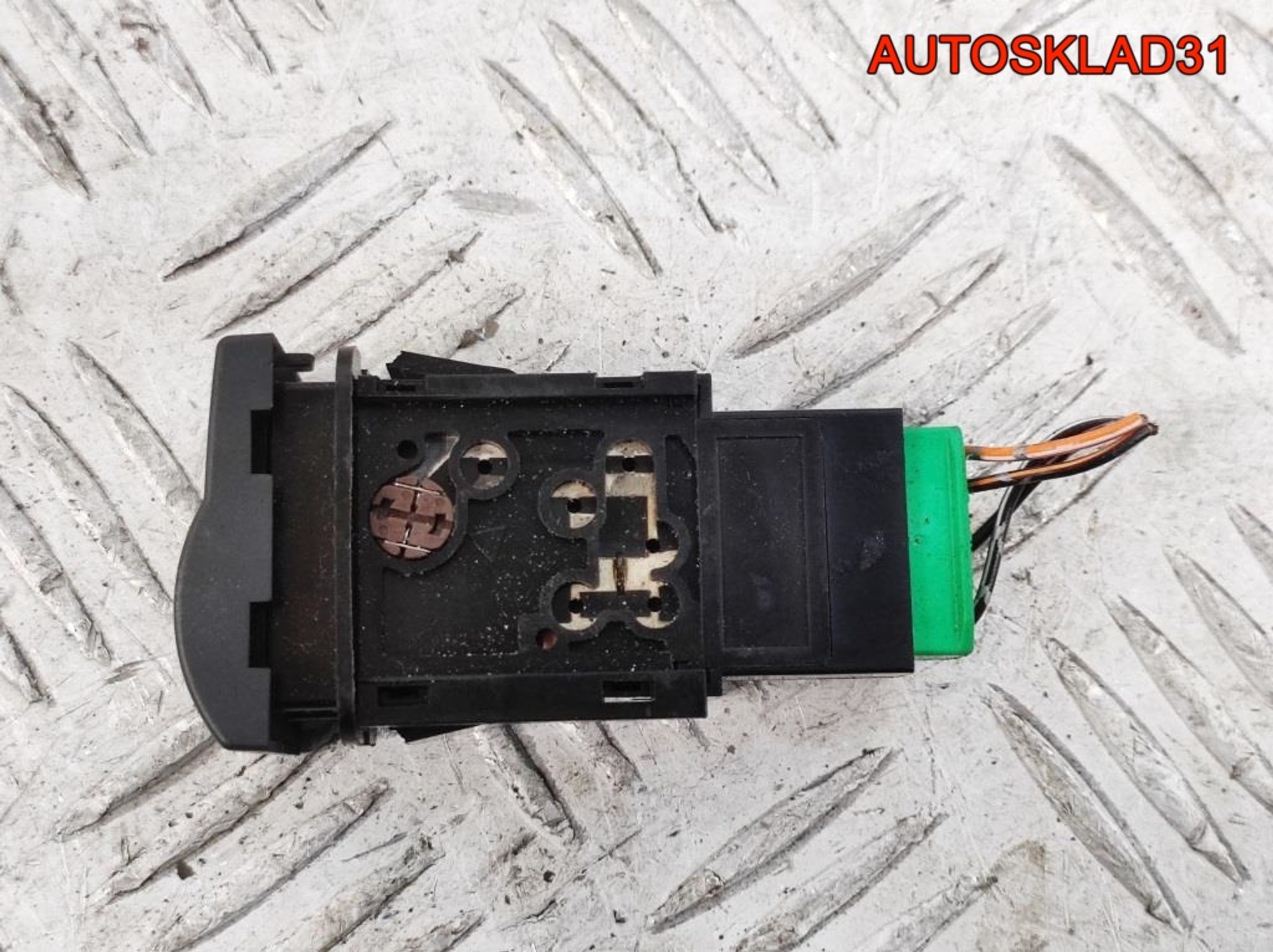 Кнопка DSC Mazda 3 BK BP4L664T0, 500 рублей, Дубовое