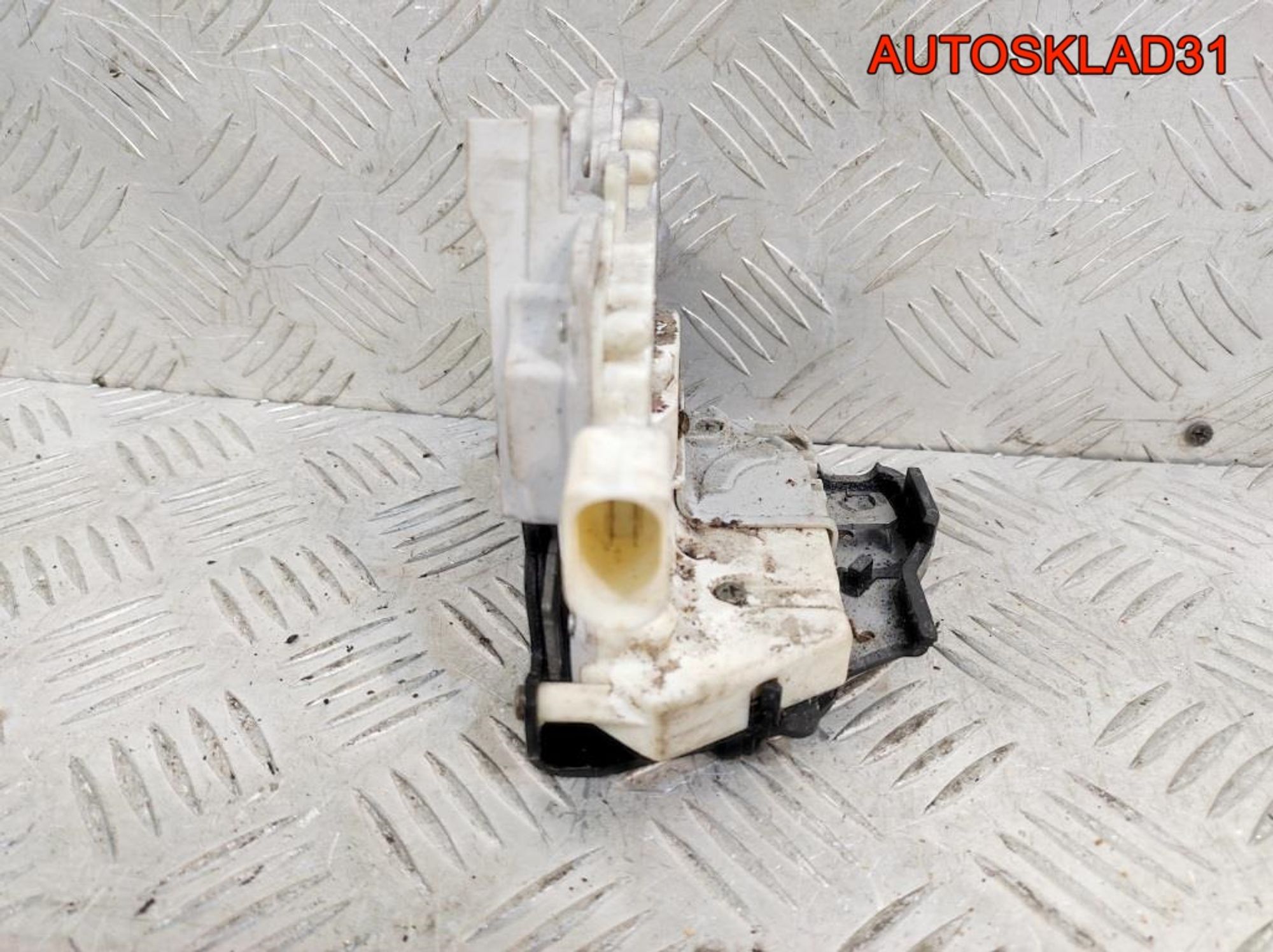 Замок двери задней левой Audi A6 C6 4F0839015, 2300 рублей, Дубовое