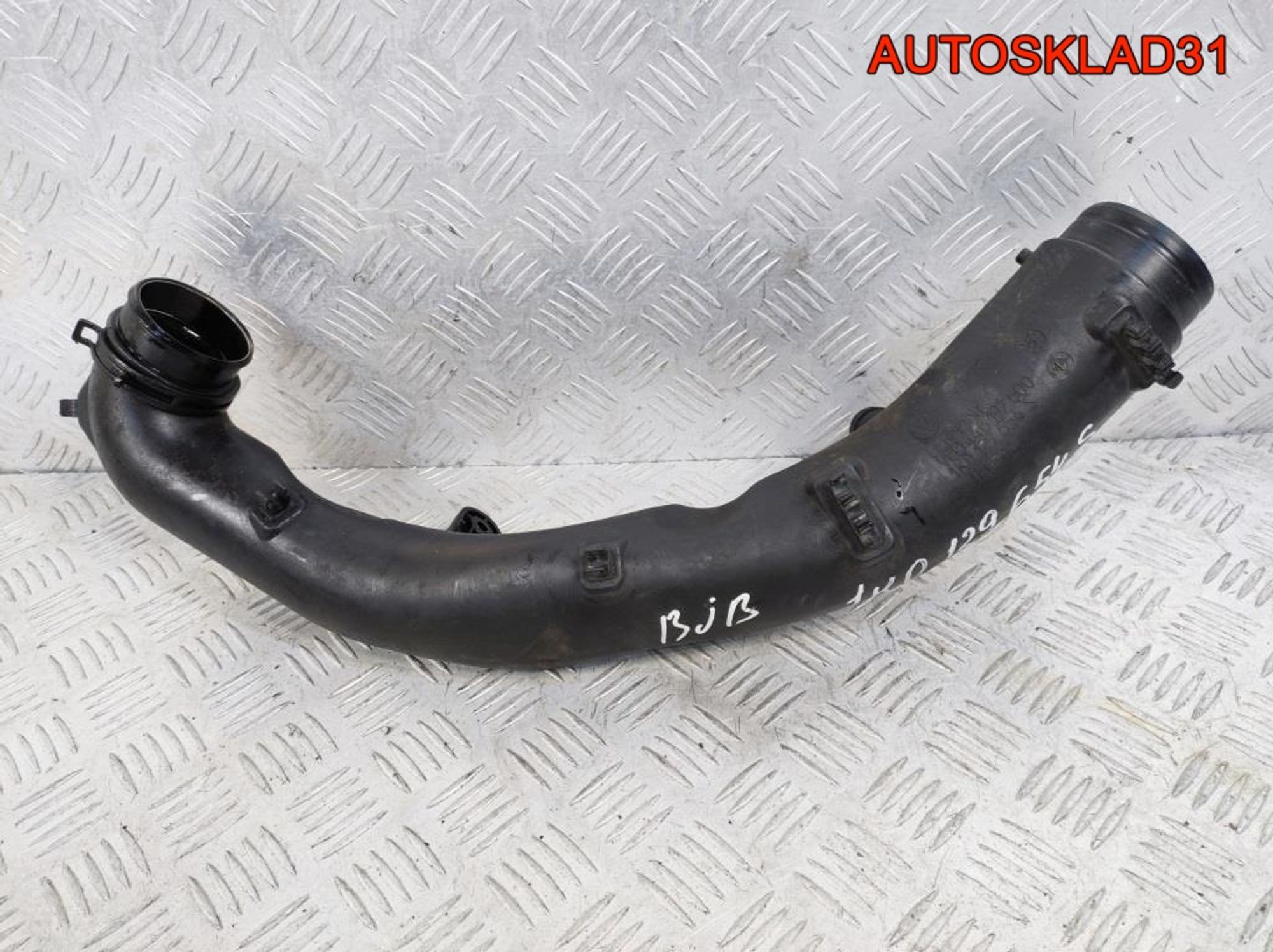 Патрубок интеркулера VW Caddy 3 1.9 BJB 1K0129654S, 2100 рублей, Дубовое