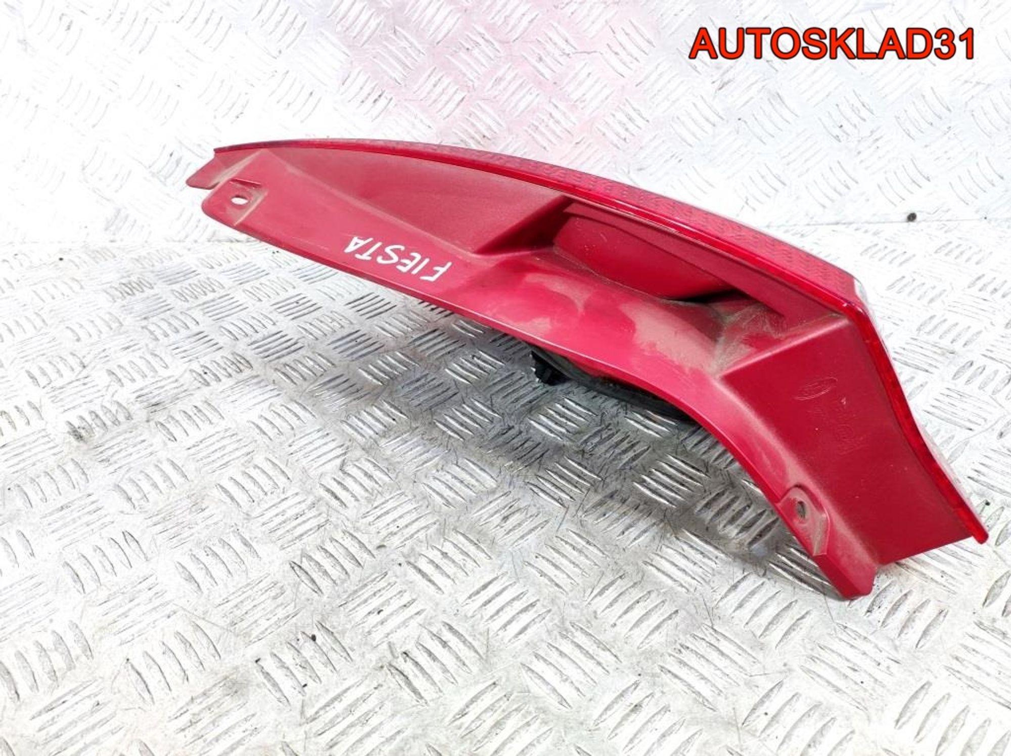 Фонарь задний правый Ford Fiesta 8A6113404AE, 3300 рублей, Дубовое