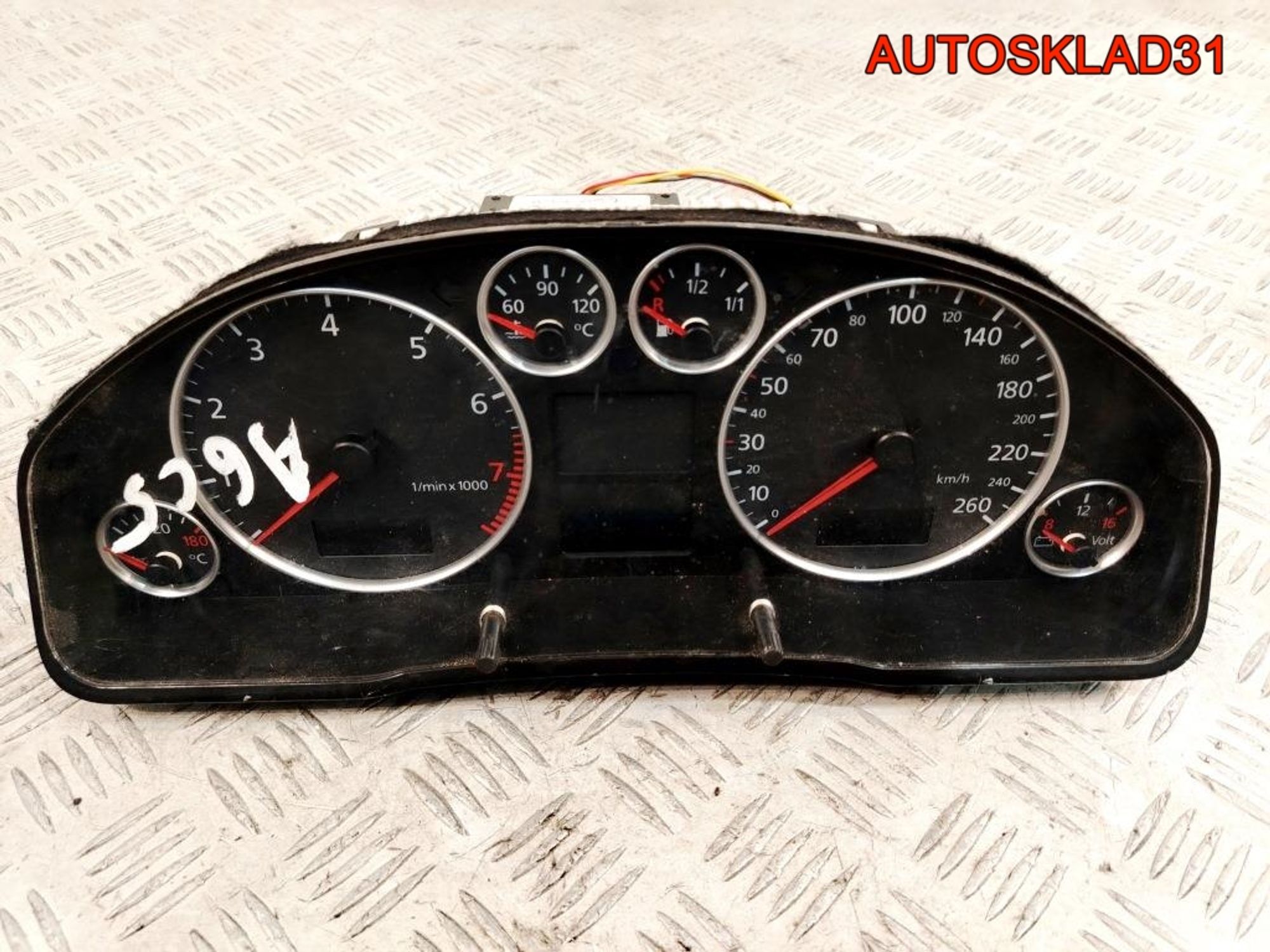 Панель приборов Audi A6 C5 4B0920900R Бензин, 28000 рублей, Дубовое