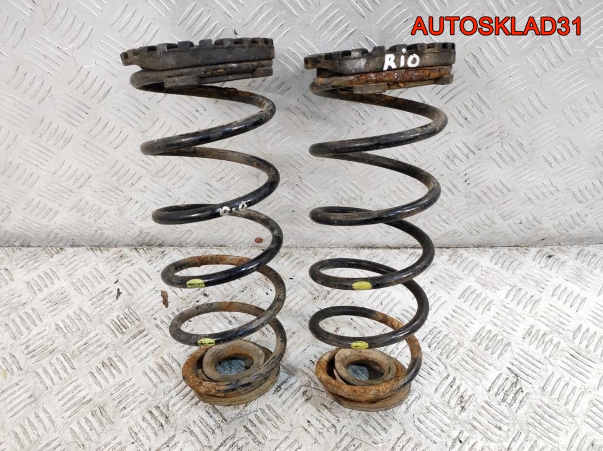 Пружина подвески задняя Комплект Kia Rio 2 1,4 Бензин, 2000 рублей, Дубовое