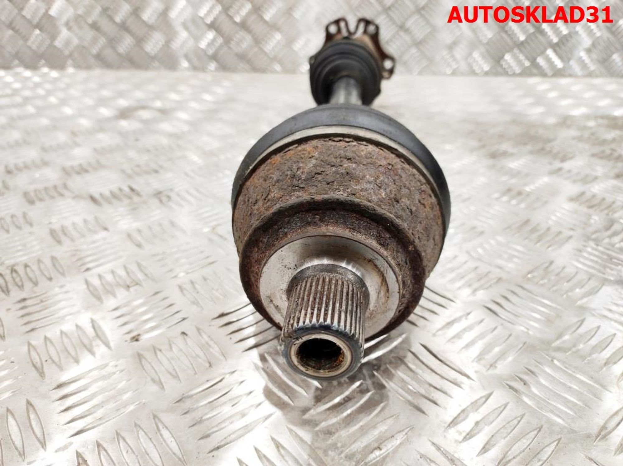 Полуось передняя левая Audi A8 D3 4,0 Дизель 4E0407271N, 5000 рублей, Дубовое