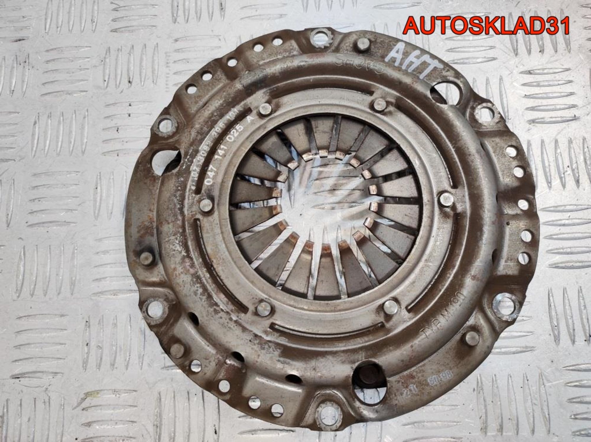 Маховик в сборе со сцеплением VW Lupo 1.0 AHT 047141025A, 1800 рублей, Дубовое