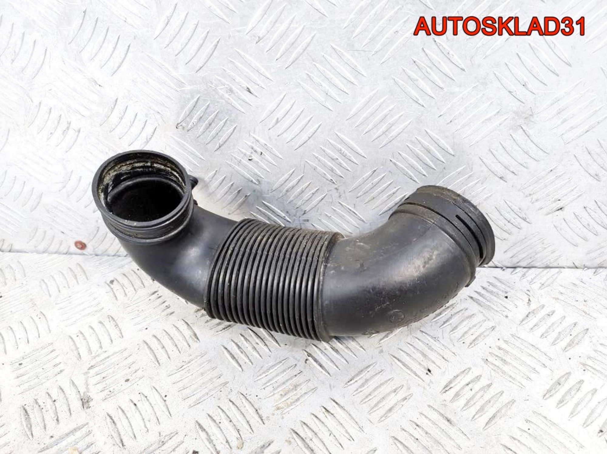 Патрубок воздушного фильтра Skoda Fabia 6Y0129684B, 500 рублей, Дубовое