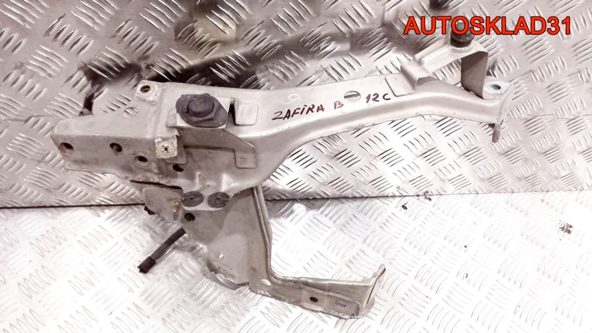 Кронштейн фары левый Opel Zafira B 93184624, 1800 рублей, Дубовое