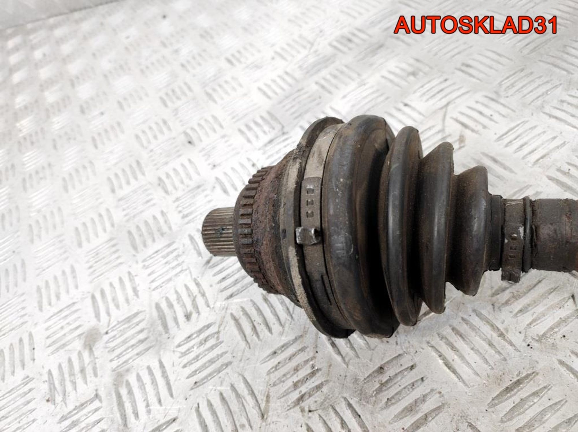 Полуось передняя правая Audi A6 C4 4A0407272BD, 2300 рублей, Дубовое