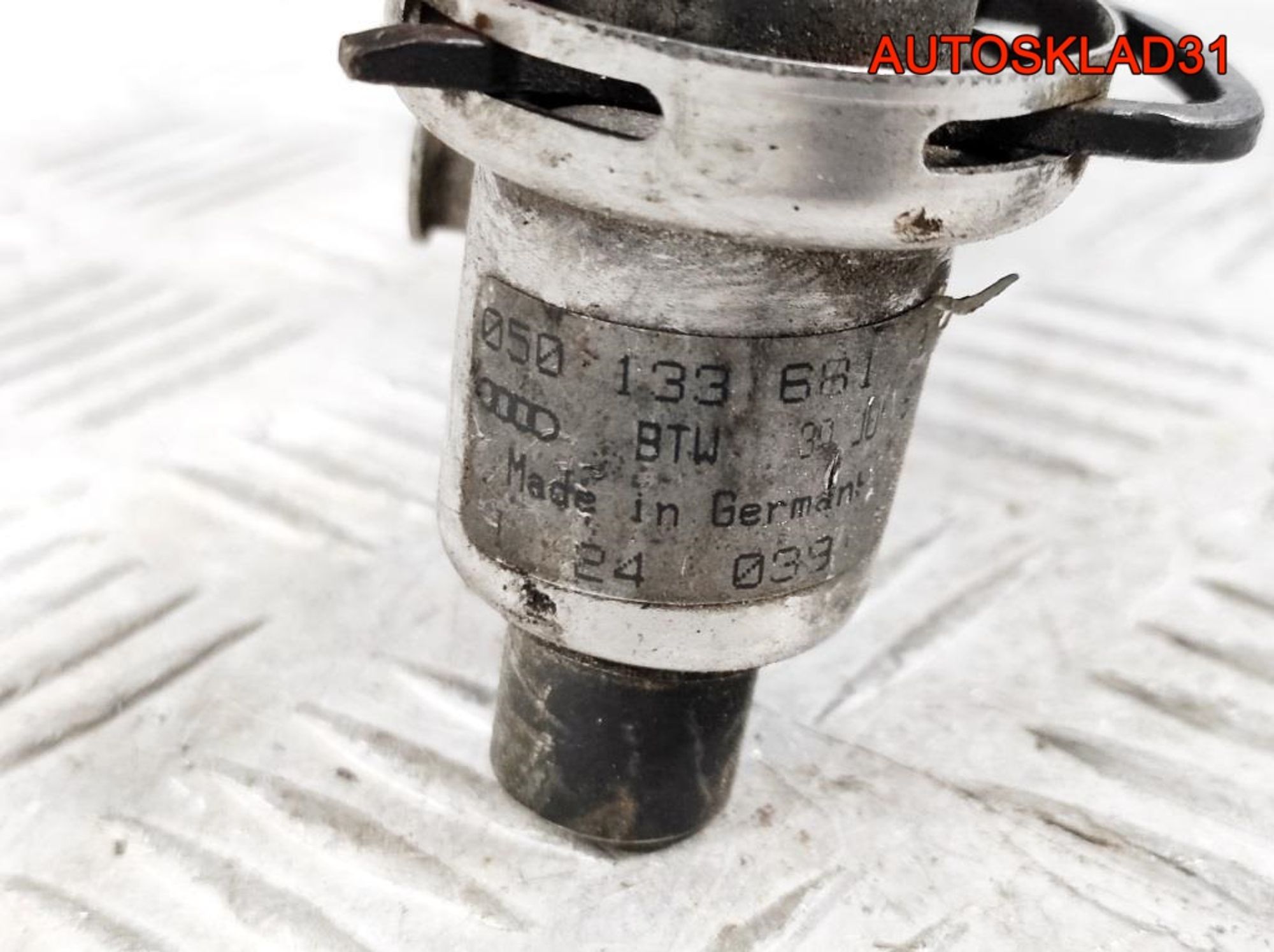 Рейка топливная VW Passat B5 1,6 AHL 
050133681A, 900 рублей, Дубовое