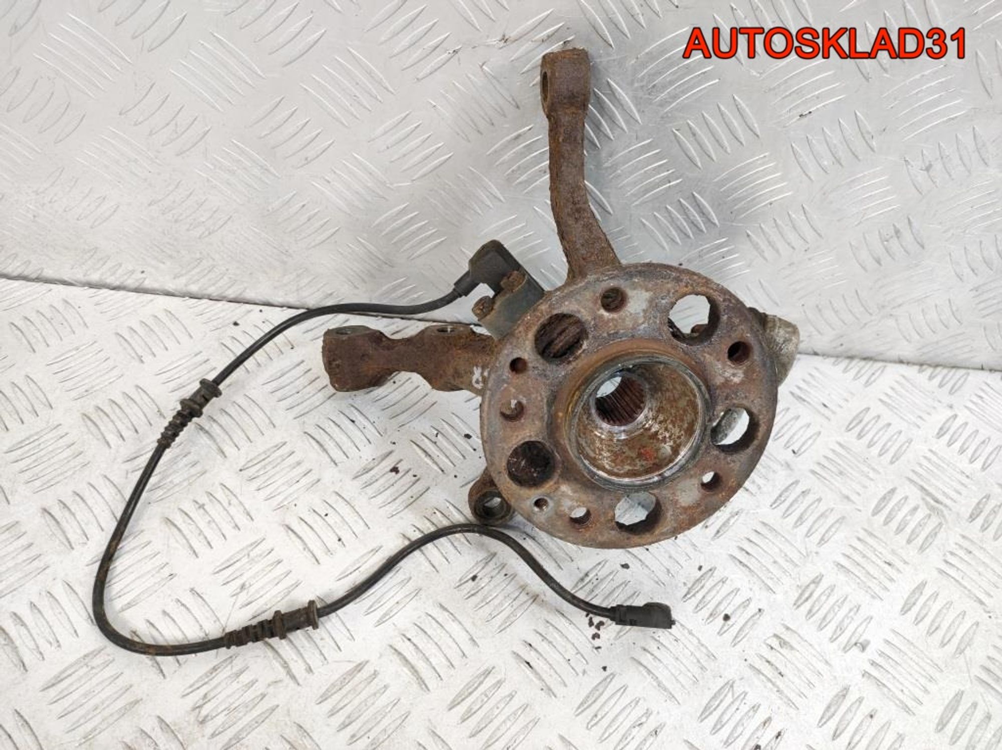 Кулак поворотный передний правый Mercedes W168 A1683301720, 2500 рублей, Дубовое