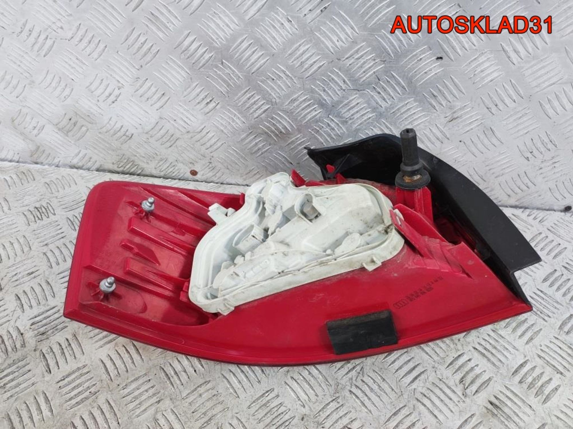 Фонарь задний правый Audi A3 8P 8P0945096, 2700 рублей, Дубовое