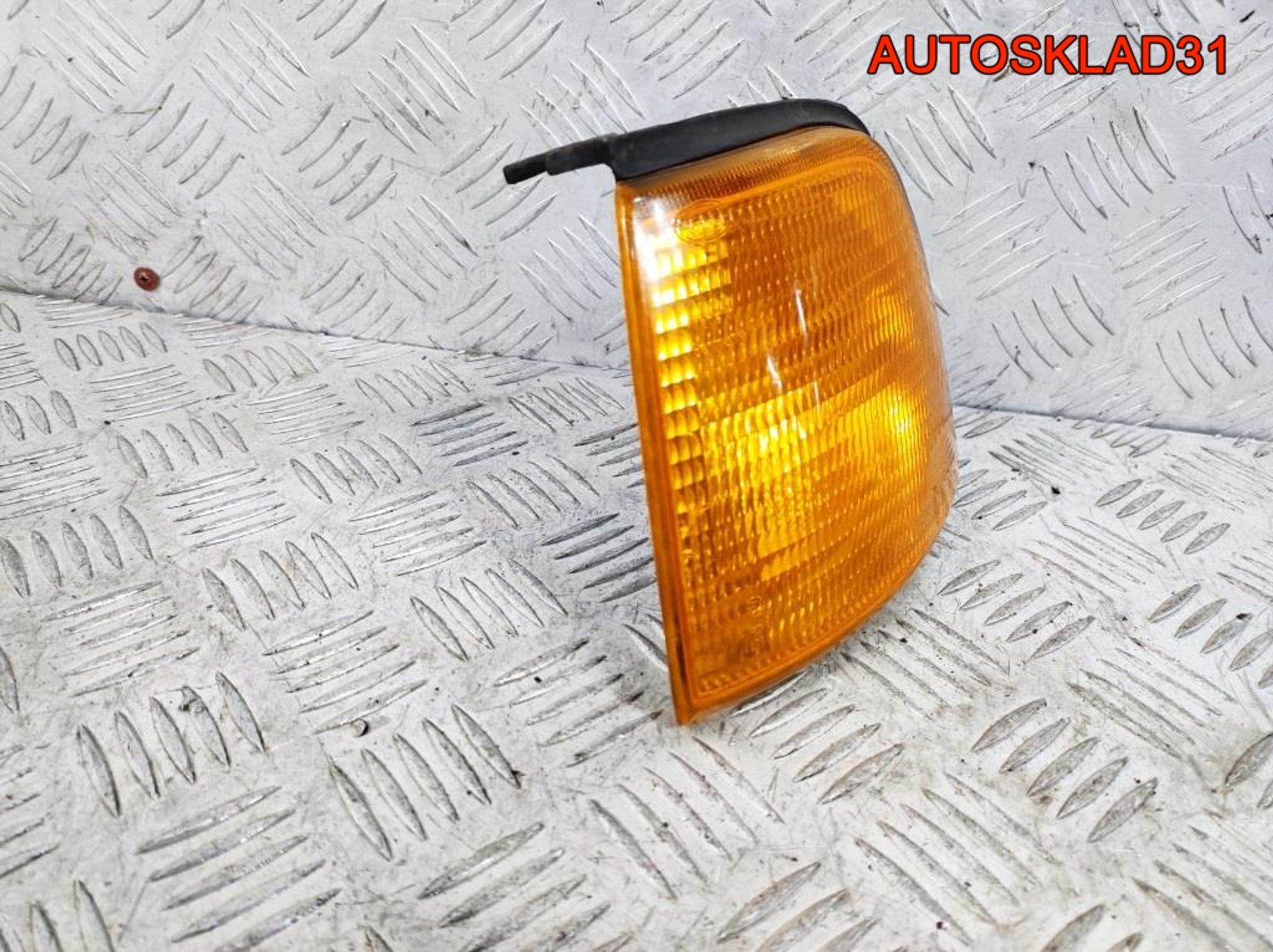 Указатель поворота левый Audi 80 B4 893953049, 500 рублей, Дубовое