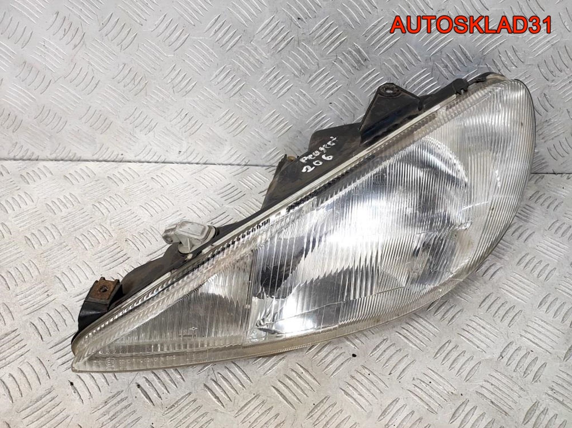 Фара левая Peugeot 206 89005132 Дорест, 4500 рублей, Дубовое