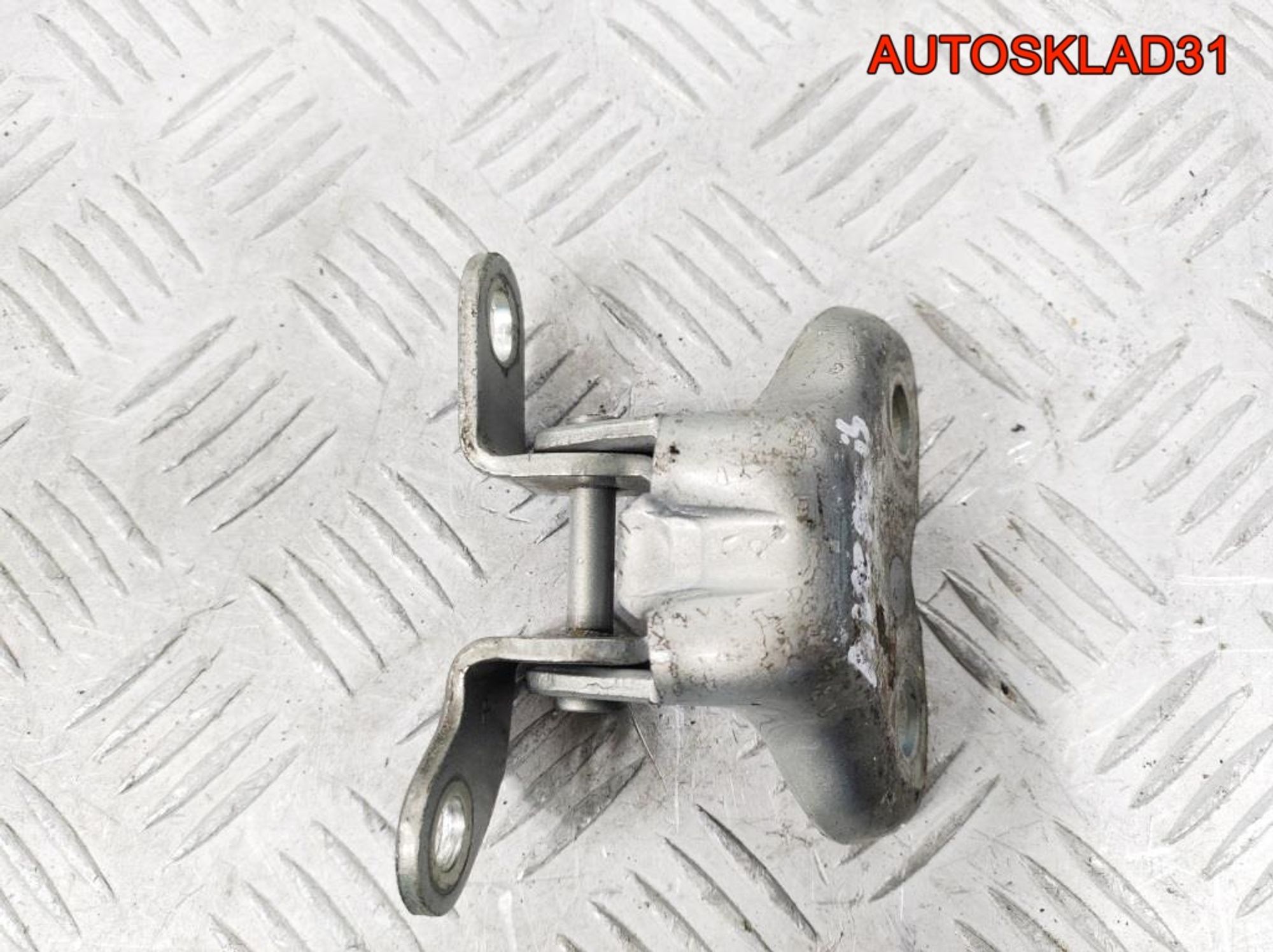 Петля двери передняя правая нижняя Toyota Avensis, 900 рублей, Дубовое