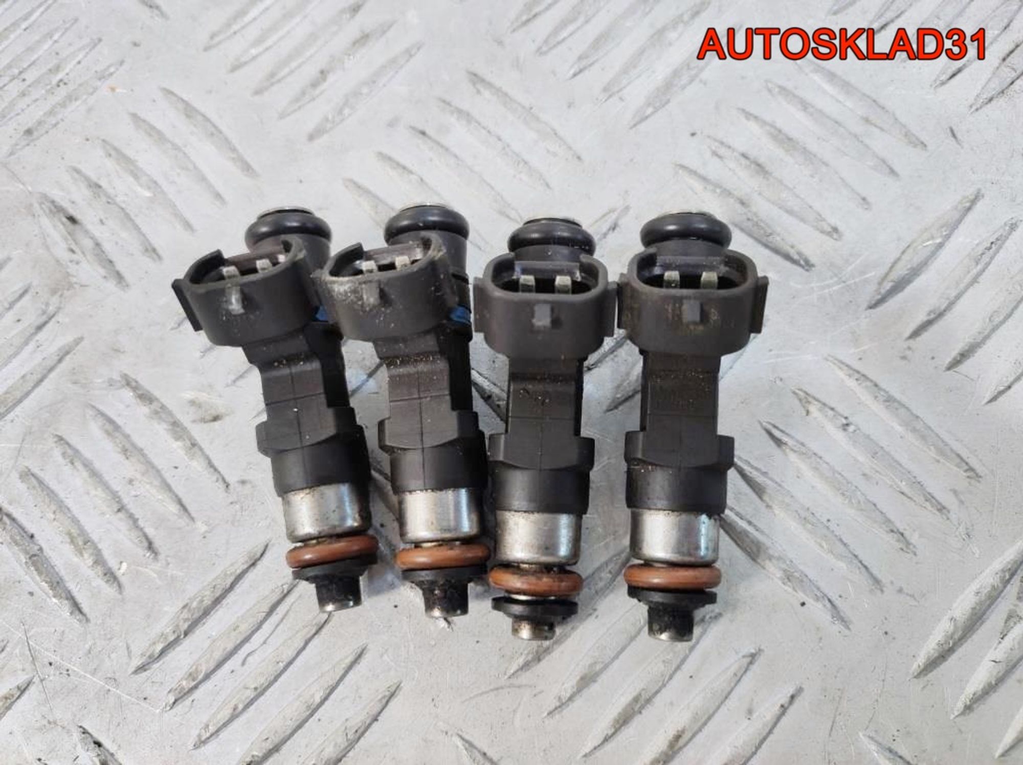 Форсунка топливная VW Golf 5 1,6 BSE 06A906031CE, 1300 рублей, Дубовое