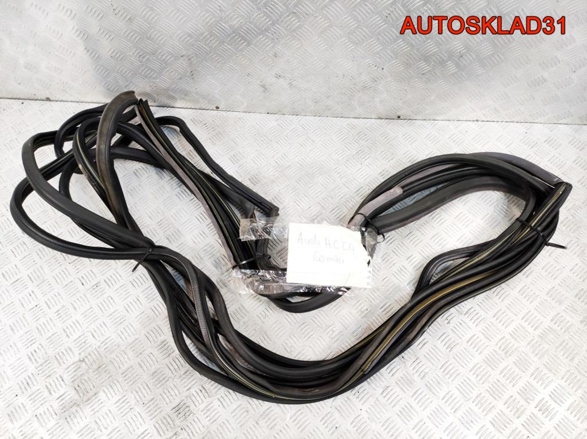 Уплотнитель двери Комплект Audi A6 C4 Универсал, 9000 рублей, Дубовое