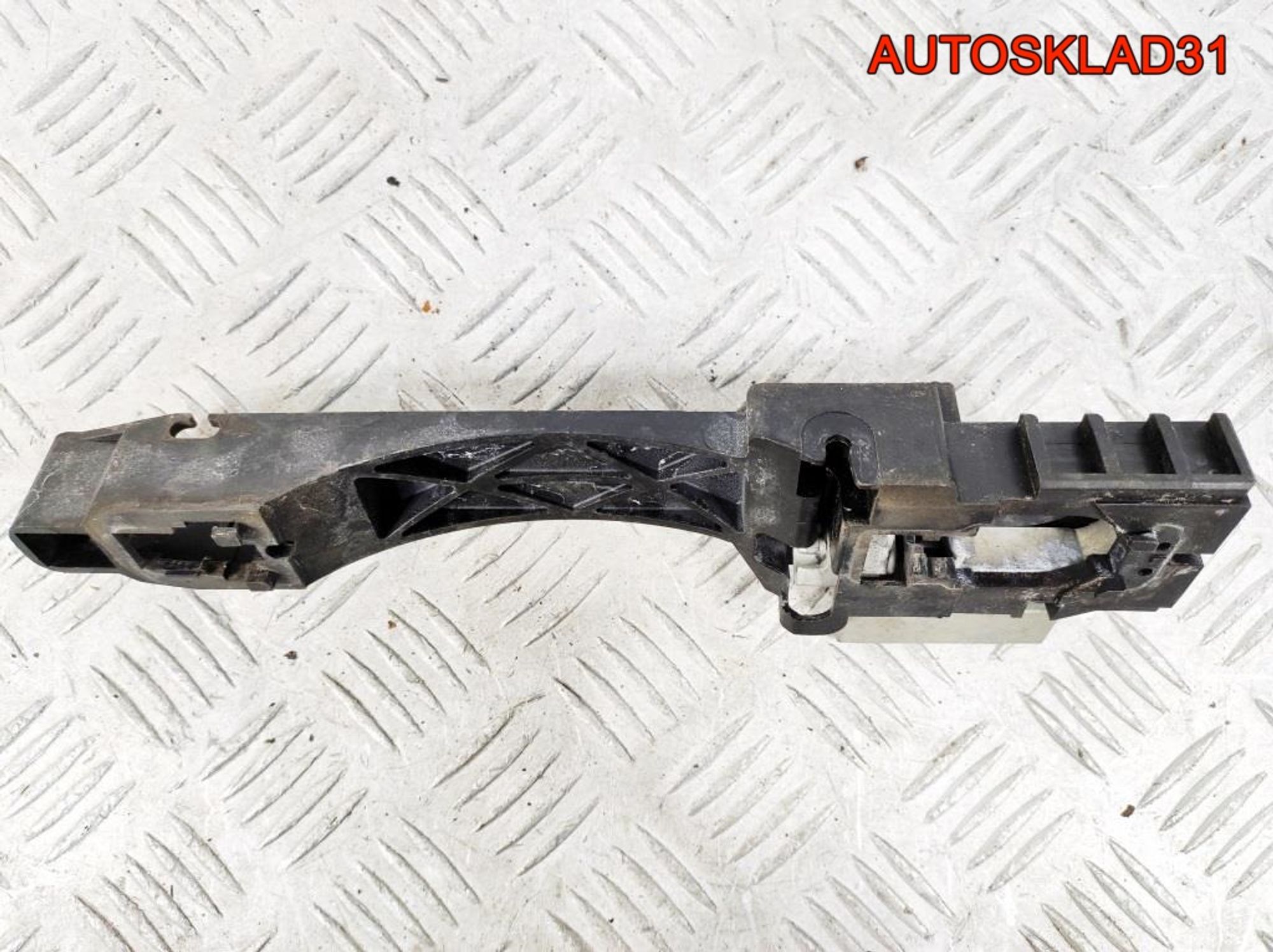 Кронштейн ручки двери перед правой Nissan Qashqai, 900 рублей, Дубовое