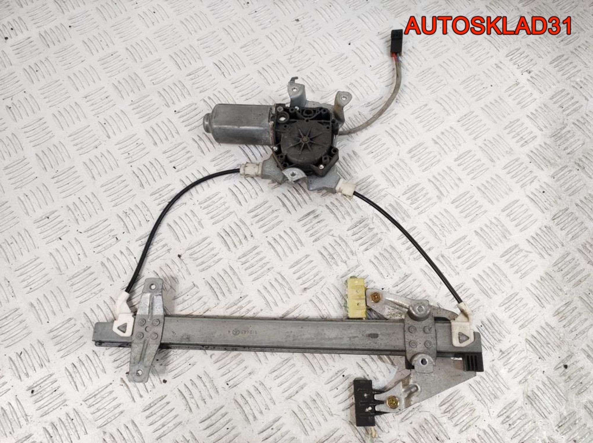 Стеклоподъемник задний правый Nissan Primera P11 400438B, 2500 рублей, Дубовое