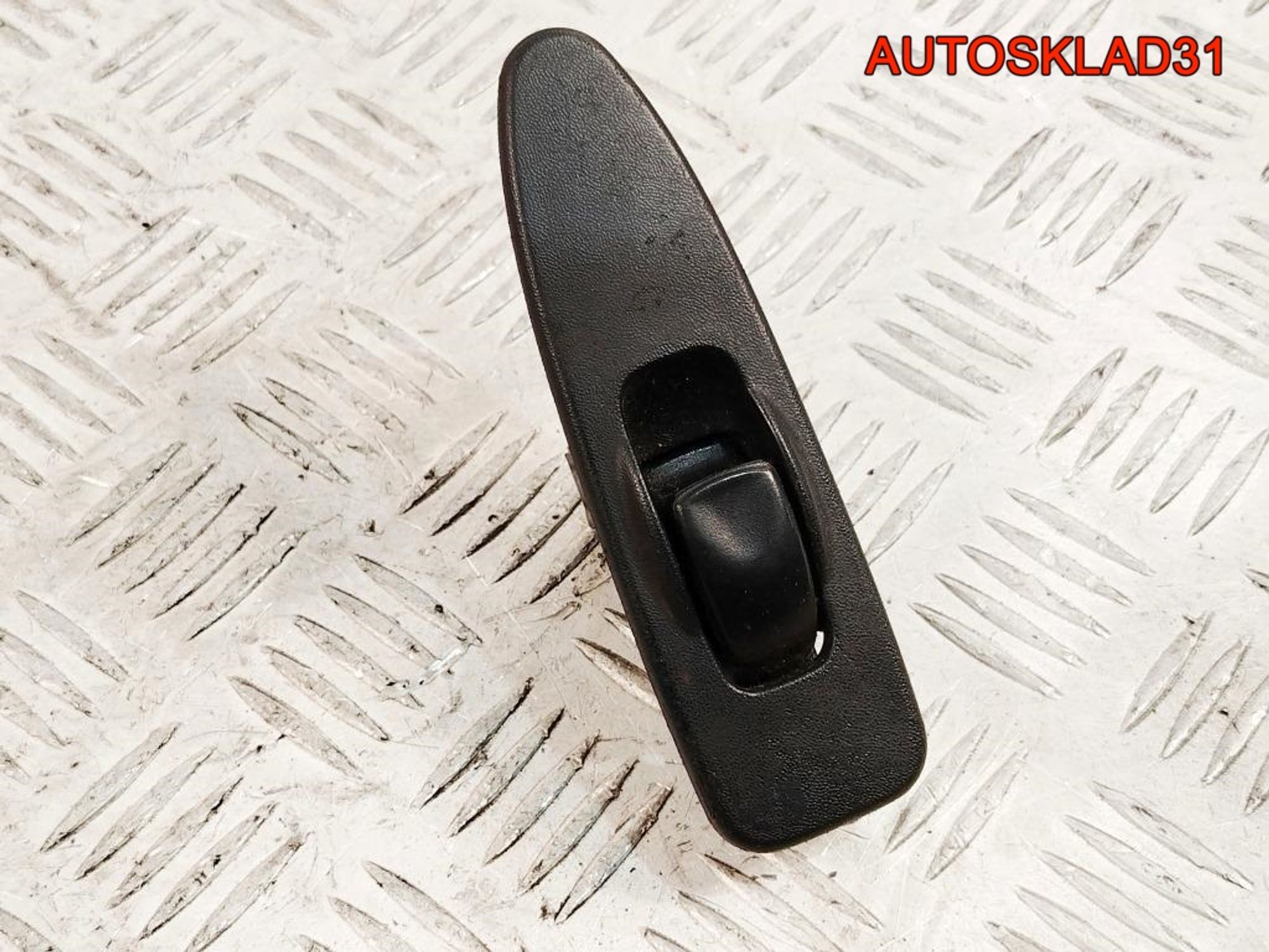 Кнопка стеклоподъемника Mitsubishi Carisma DA MR792851, 900 рублей, Дубовое