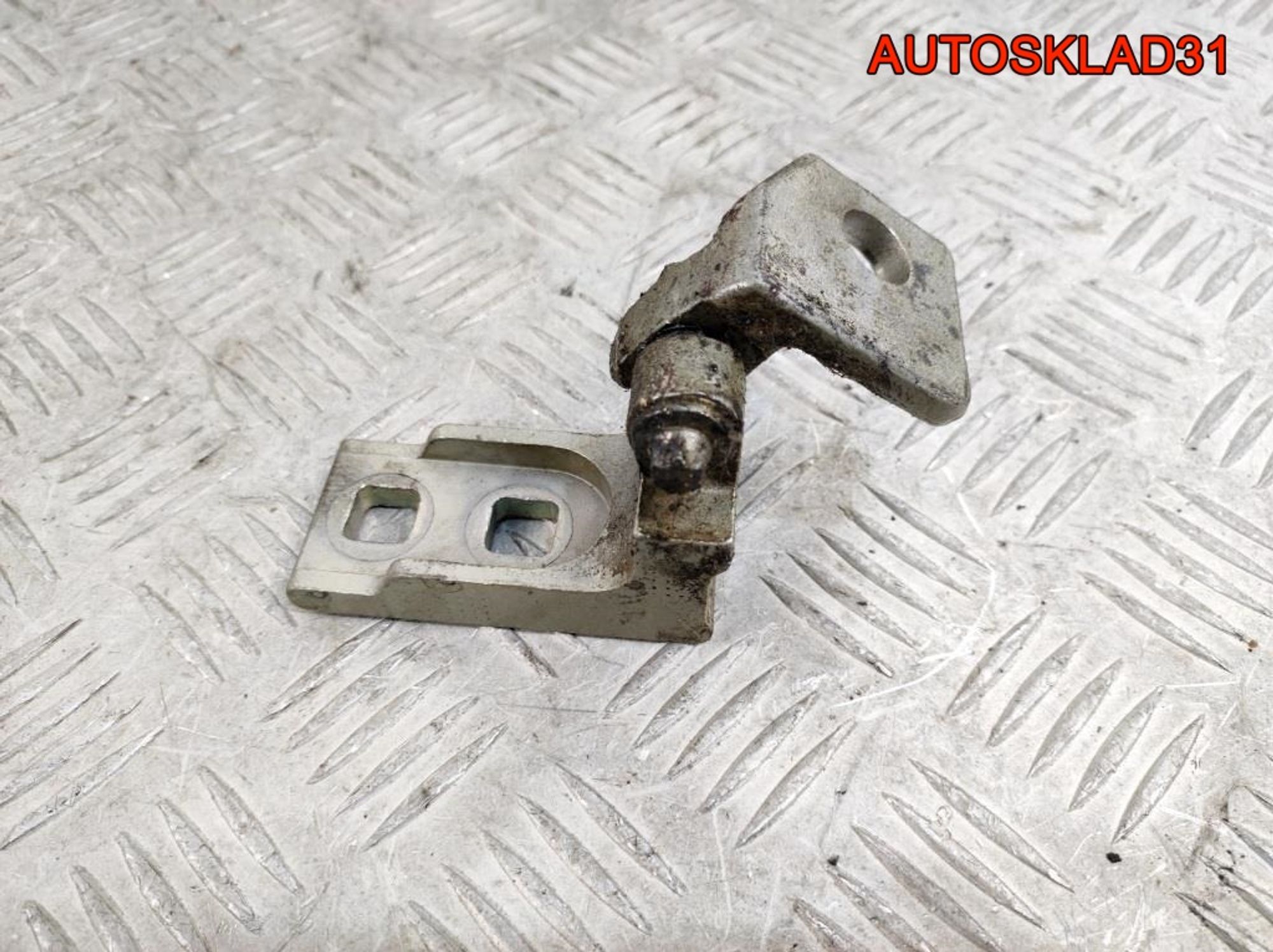 Петля двери передней левой верхняя Opel Corsa D 13180565, 600 рублей, Дубовое