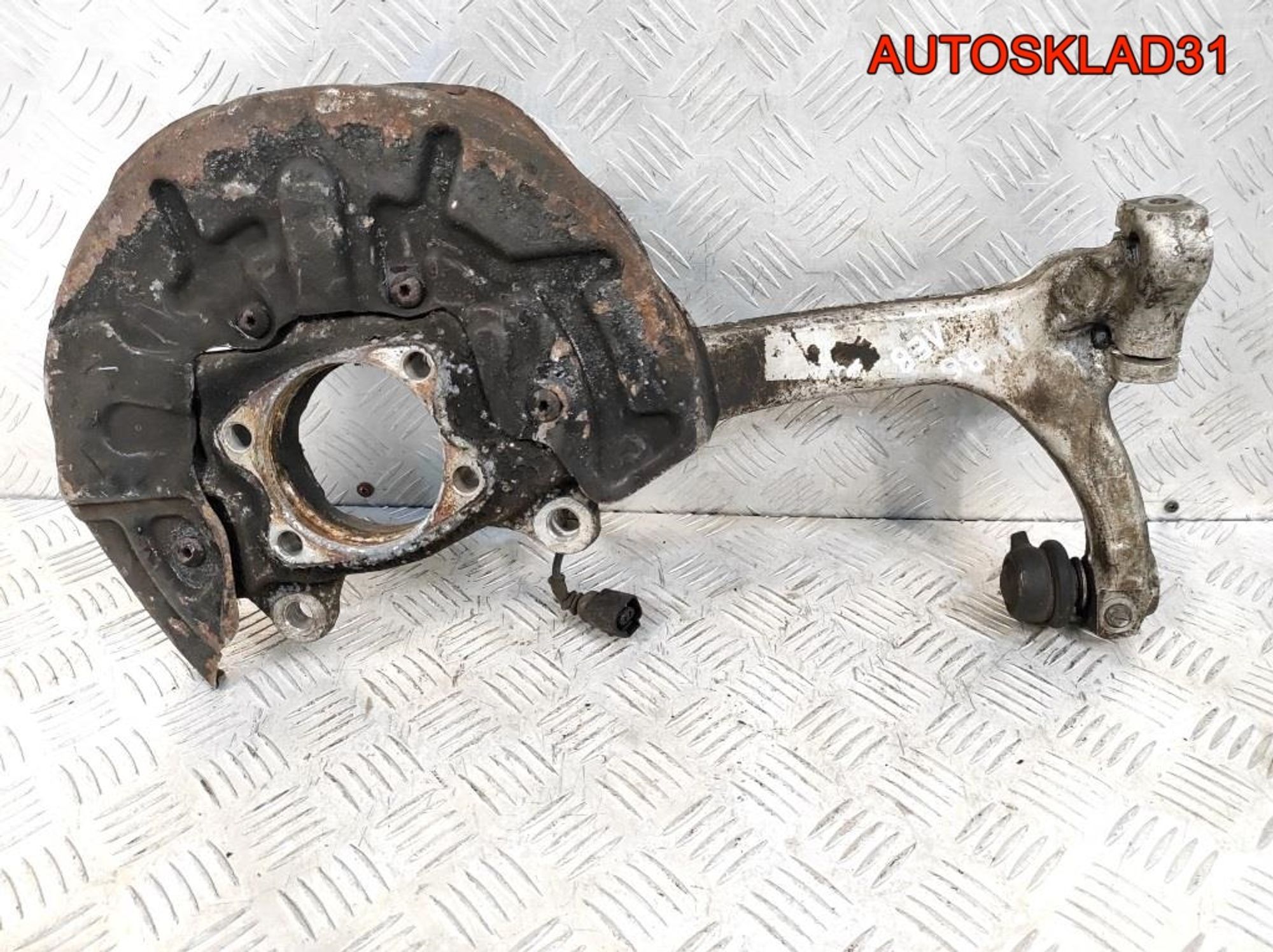 Кулак поворотный передний левый Audi A4 B6 8E0407241E, 12000 рублей, Дубовое