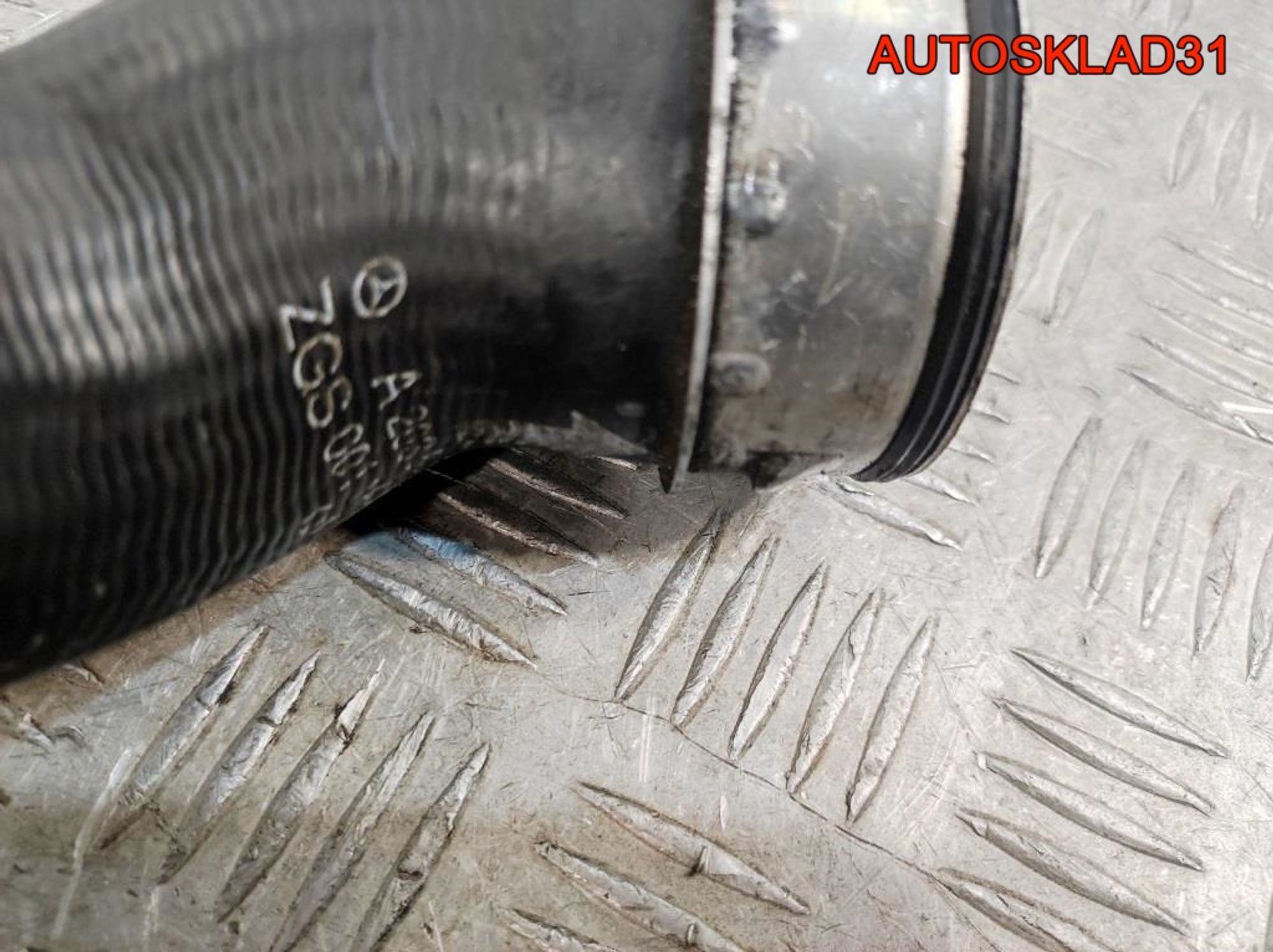 Патрубок интеркулера Mercedes Benz W203 2.2 Дизель A2035281782, 1500 рублей, Дубовое