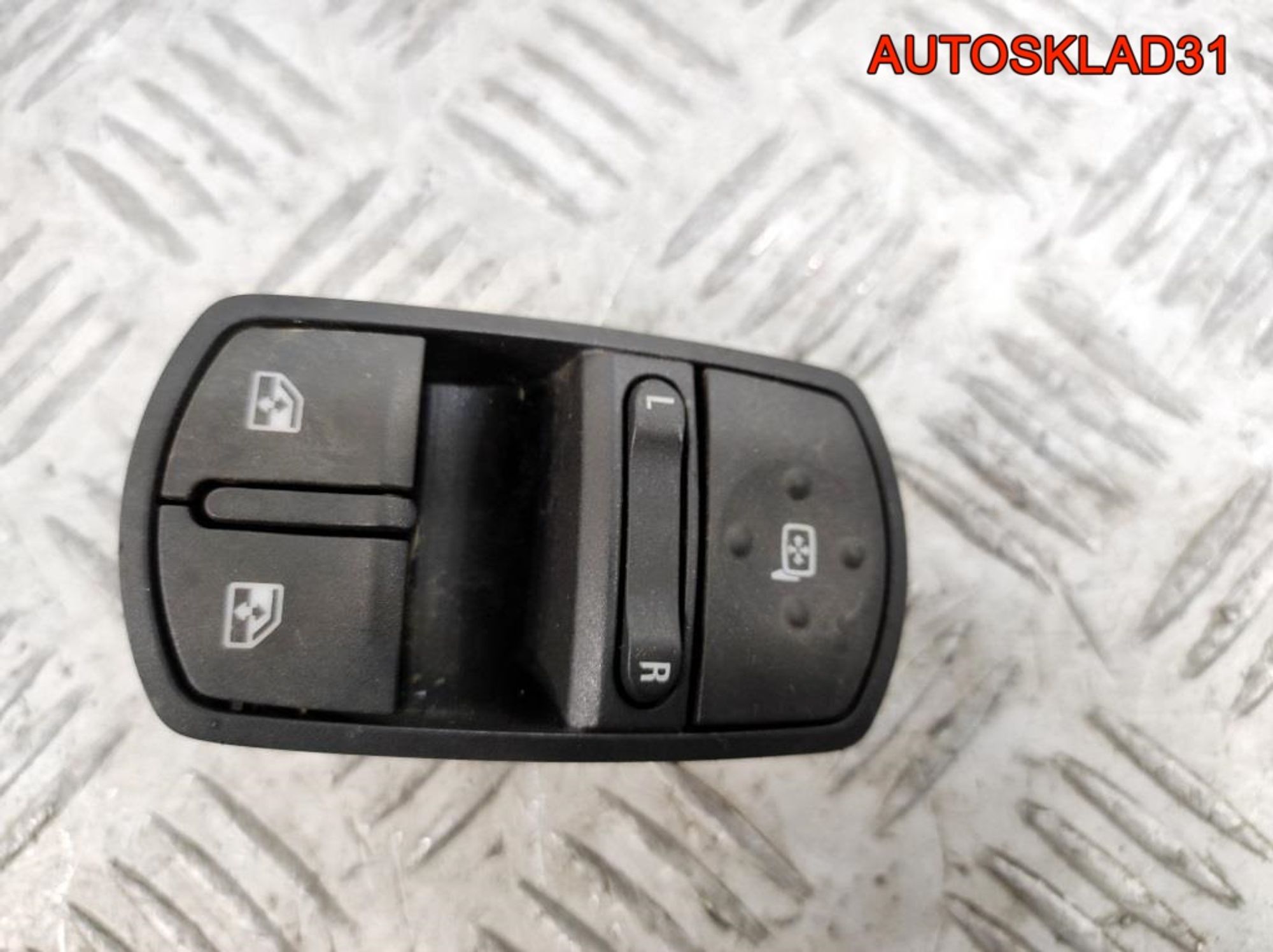 Блок стеклоподъемников на 2 двери Opel Corsa D 13258521, 1100 рублей, Дубовое