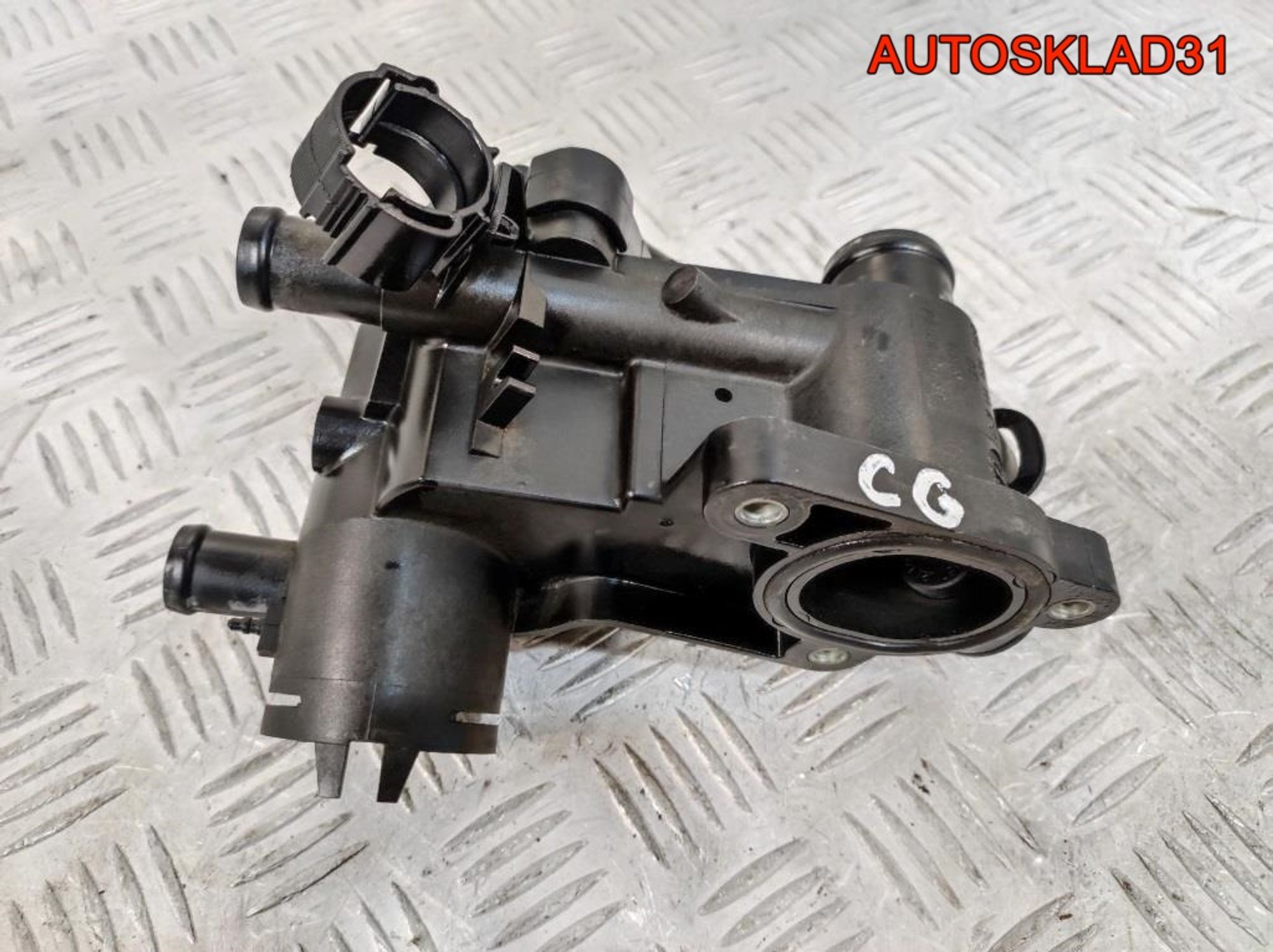 Корпус термостата Skoda Fabia 1,4 BUD 032121111CG, 900 рублей, Дубовое