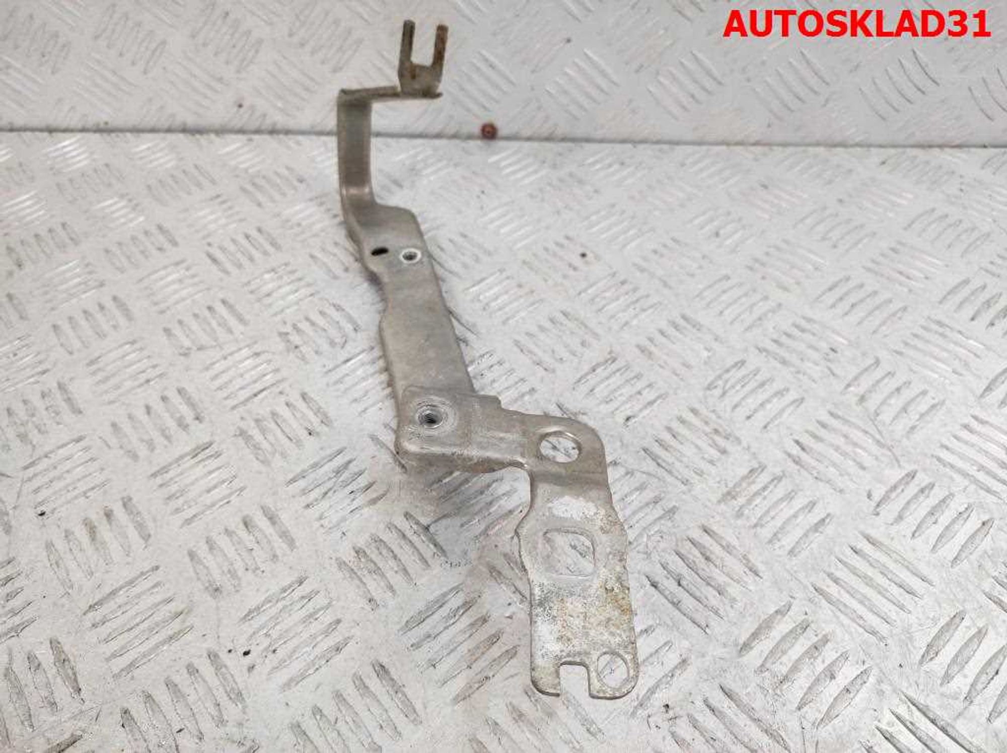 Кронштейн крепления крыла левый Audi A6 C7 4G0807591B, 500 рублей, Дубовое
