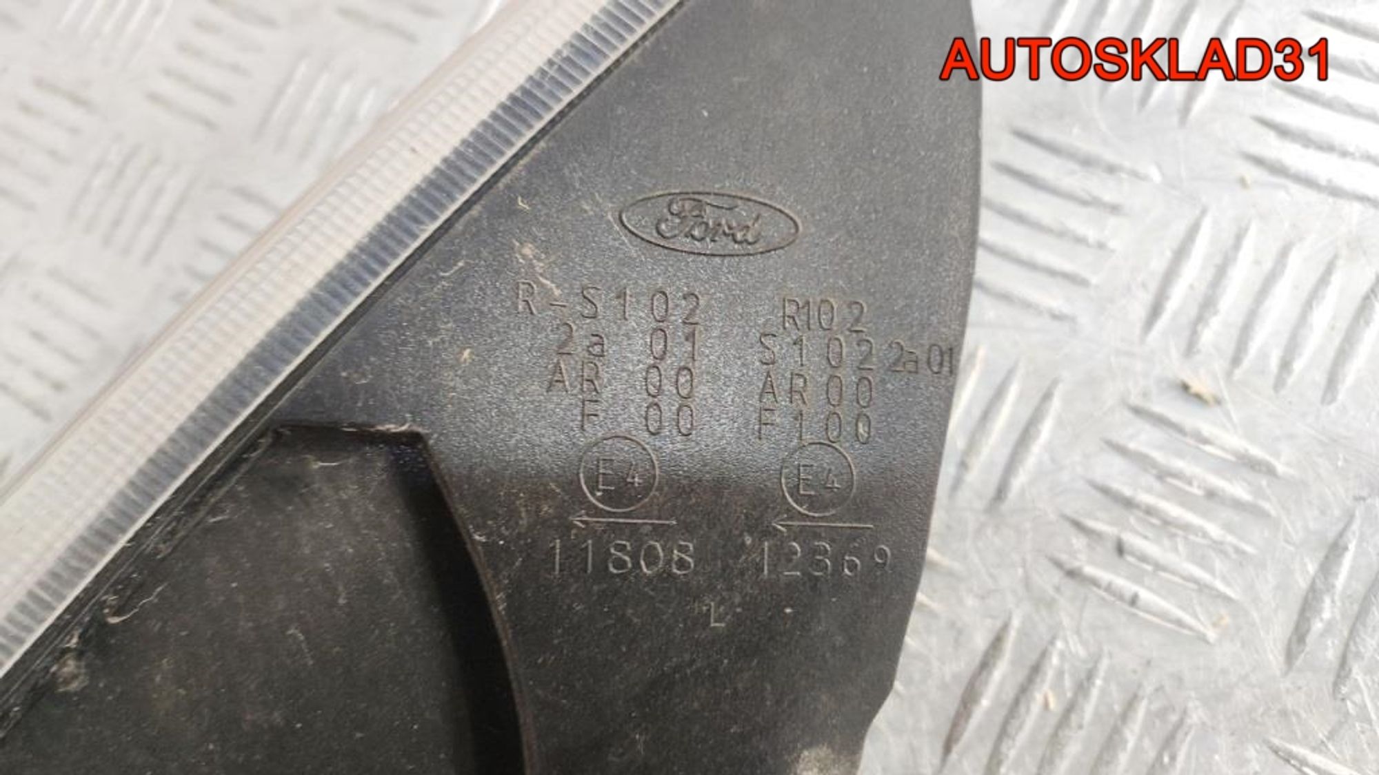 Фонарь задний левый Ford Focus 2 Рест M5113405BD Универсал, 7000 рублей, Дубовое