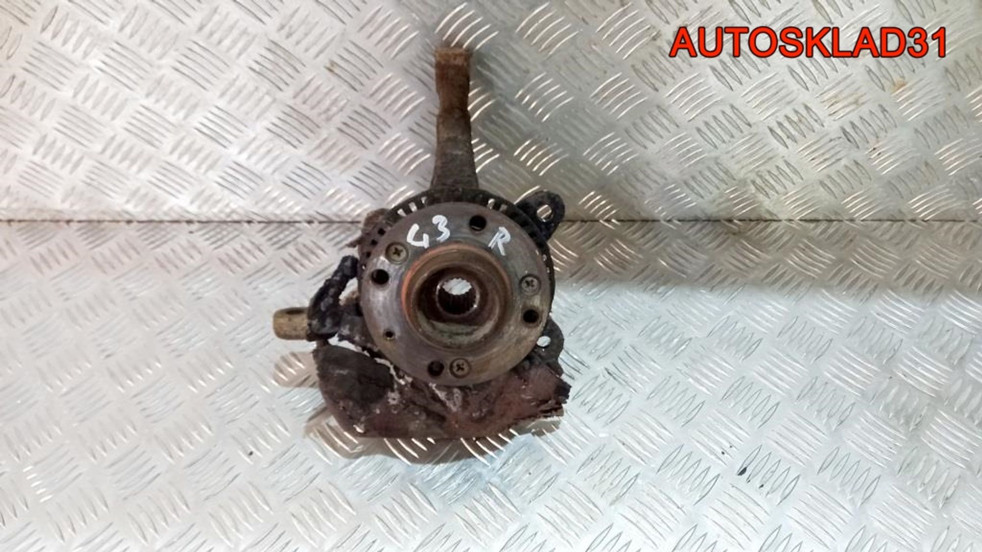 Кулак поворотный передний правый VW Golf 3 357407256C, 3000 рублей, Дубовое