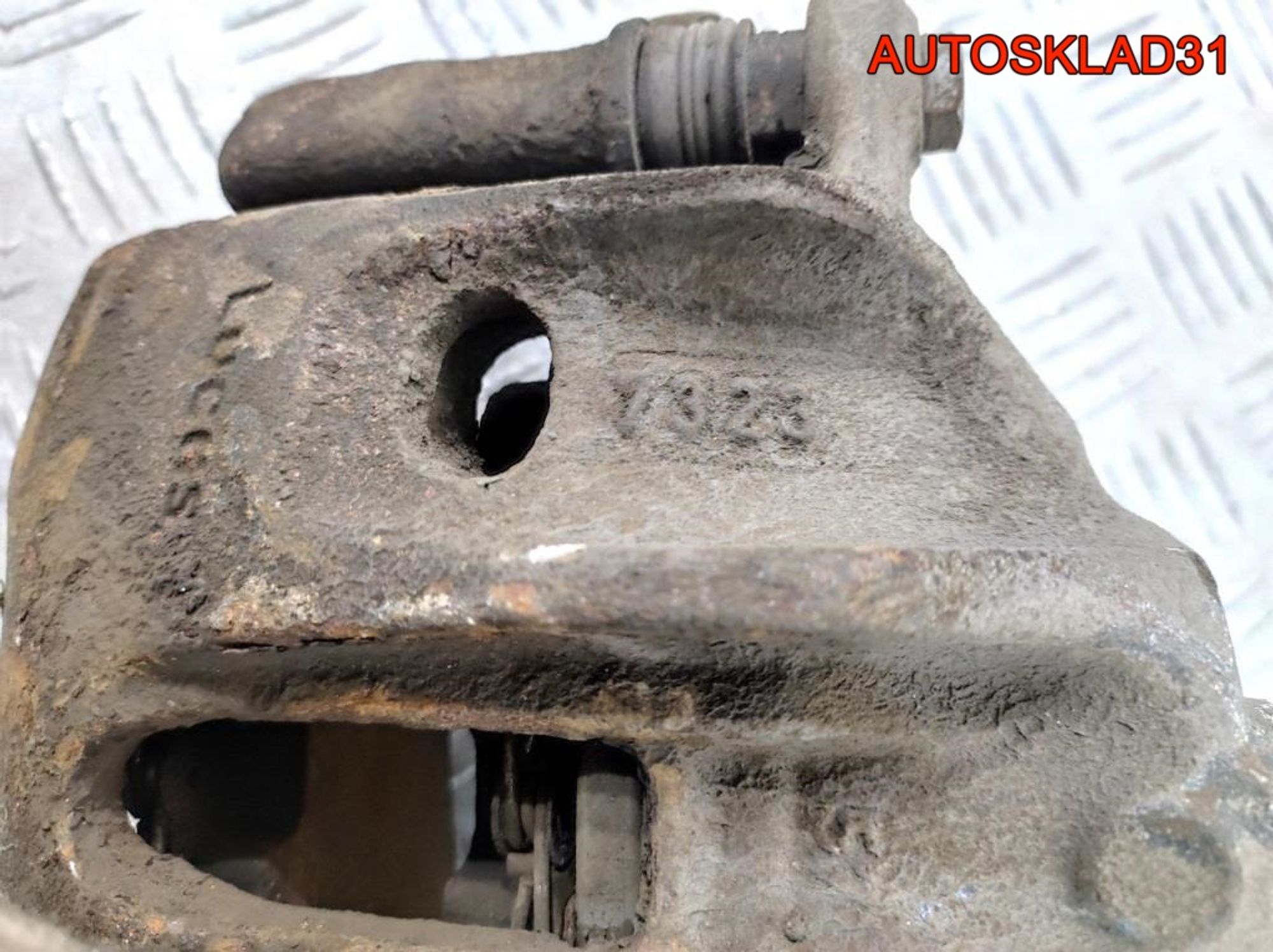 Суппорт тормозной передний левый Opel Omega B, 2300 рублей, Дубовое