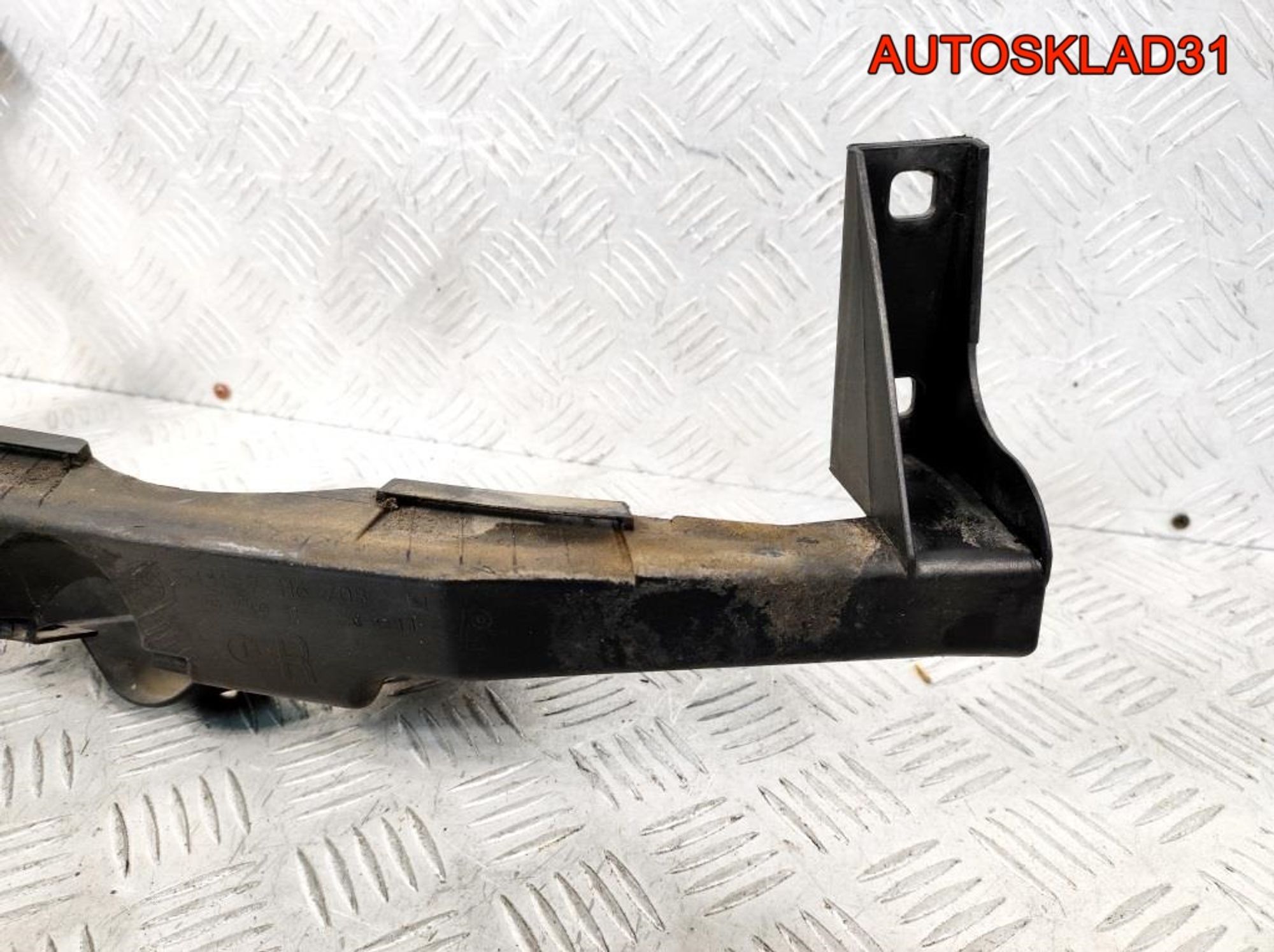 Кронштейн фар правый BMW E90 51117116708, 1400 рублей, Дубовое