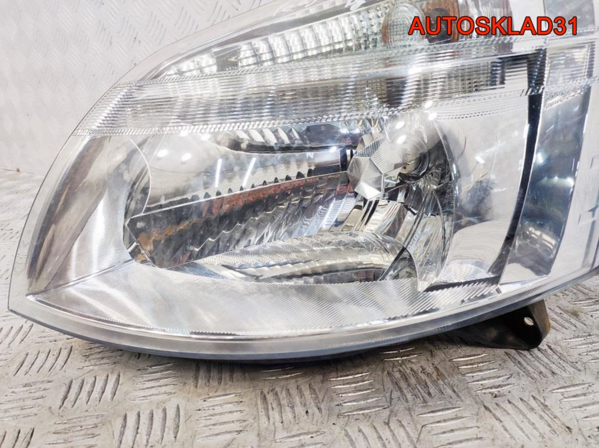 Фара левая Peugeot Partner M59 9644150980, 8100 рублей, Дубовое