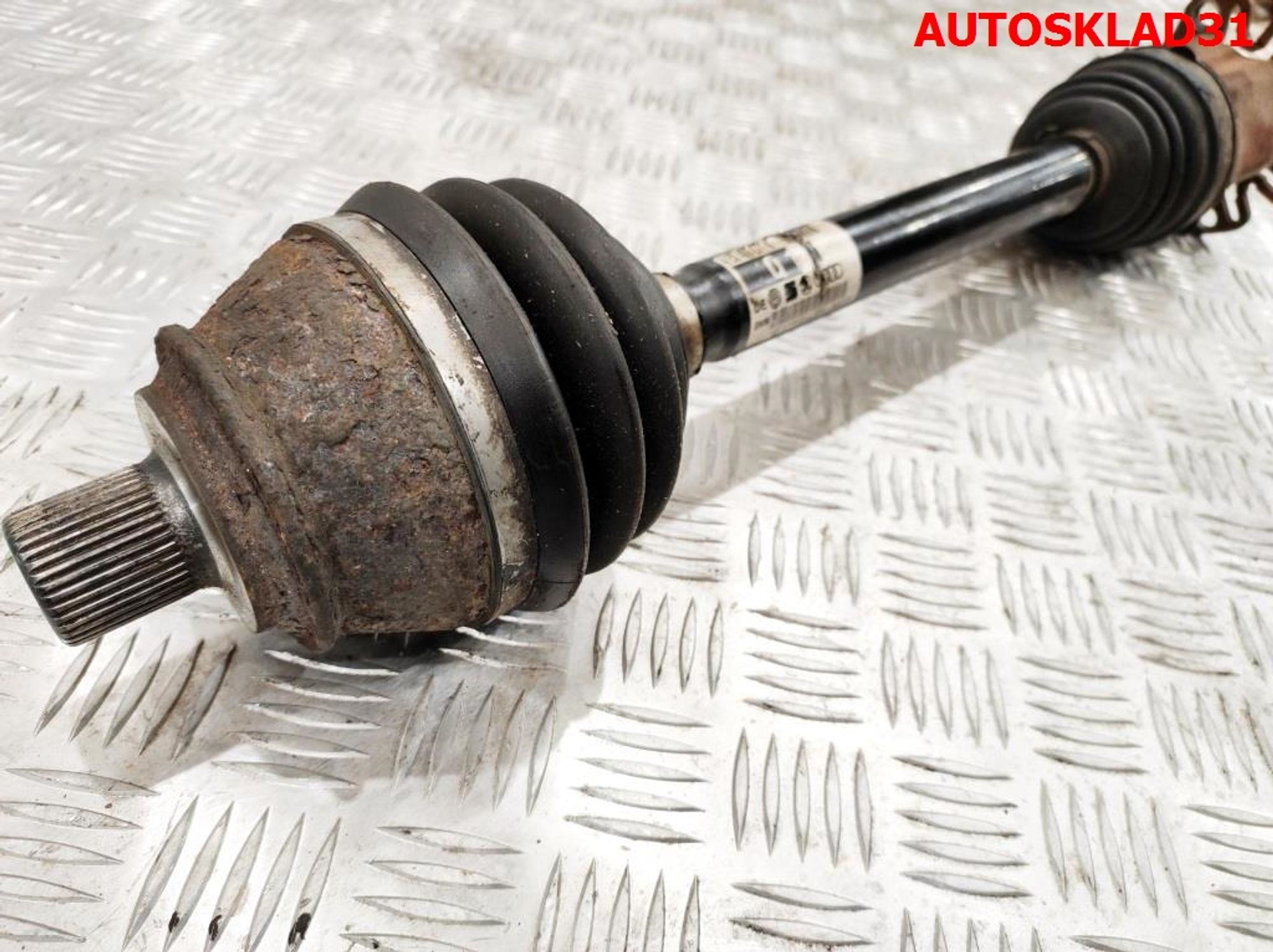 Полуось передняя левая Audi A8 D3 4,0 Дизель 4E0407271N, 5000 рублей, Дубовое