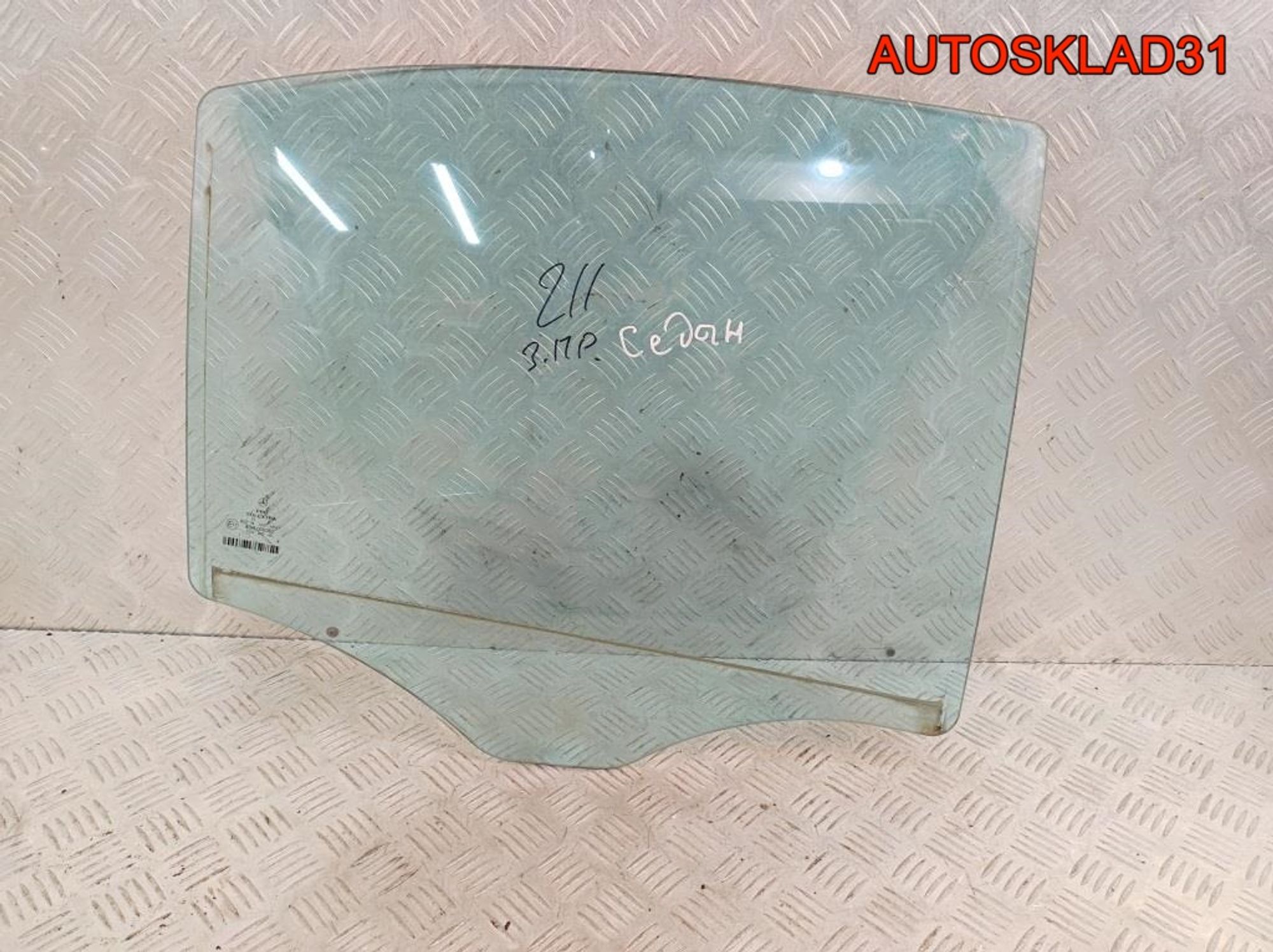 Стекло двери задней правой Mercedes W211 Седан, 1400 рублей, Дубовое