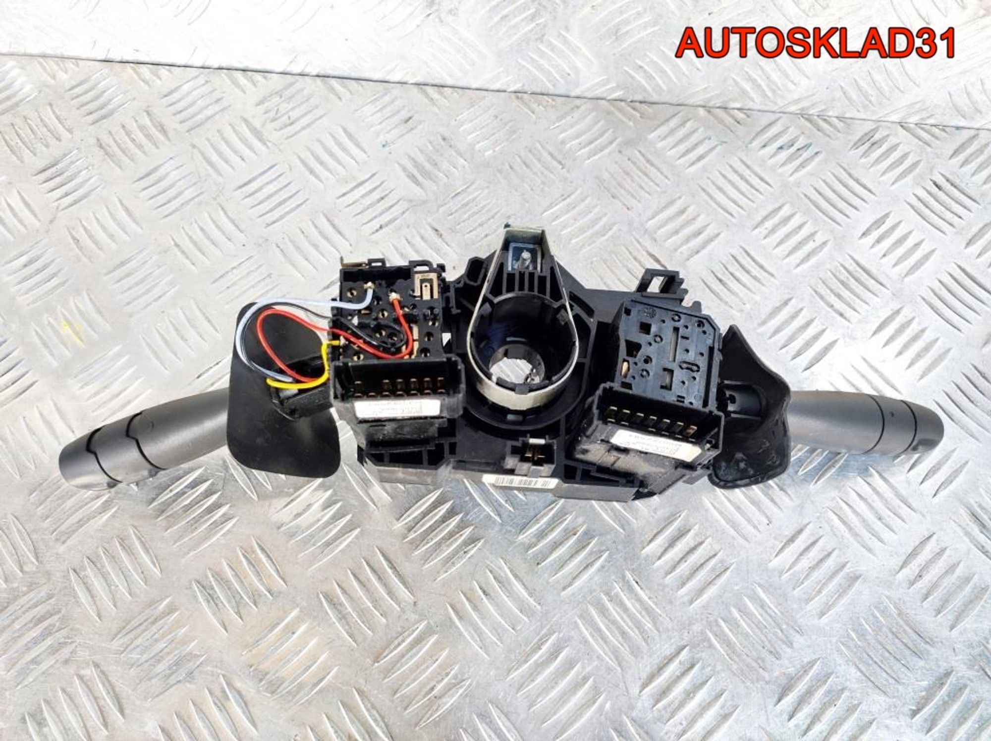 Переключатель подрулевой LADA Largus 8200792584, 3300 рублей, Дубовое