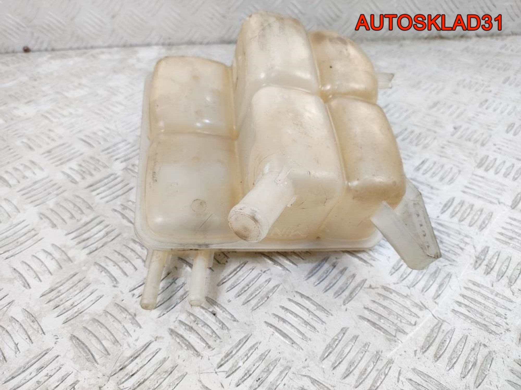 Бачок расширительный Ford Focus 2 3M5H8K218AH, 2000 рублей, Дубовое