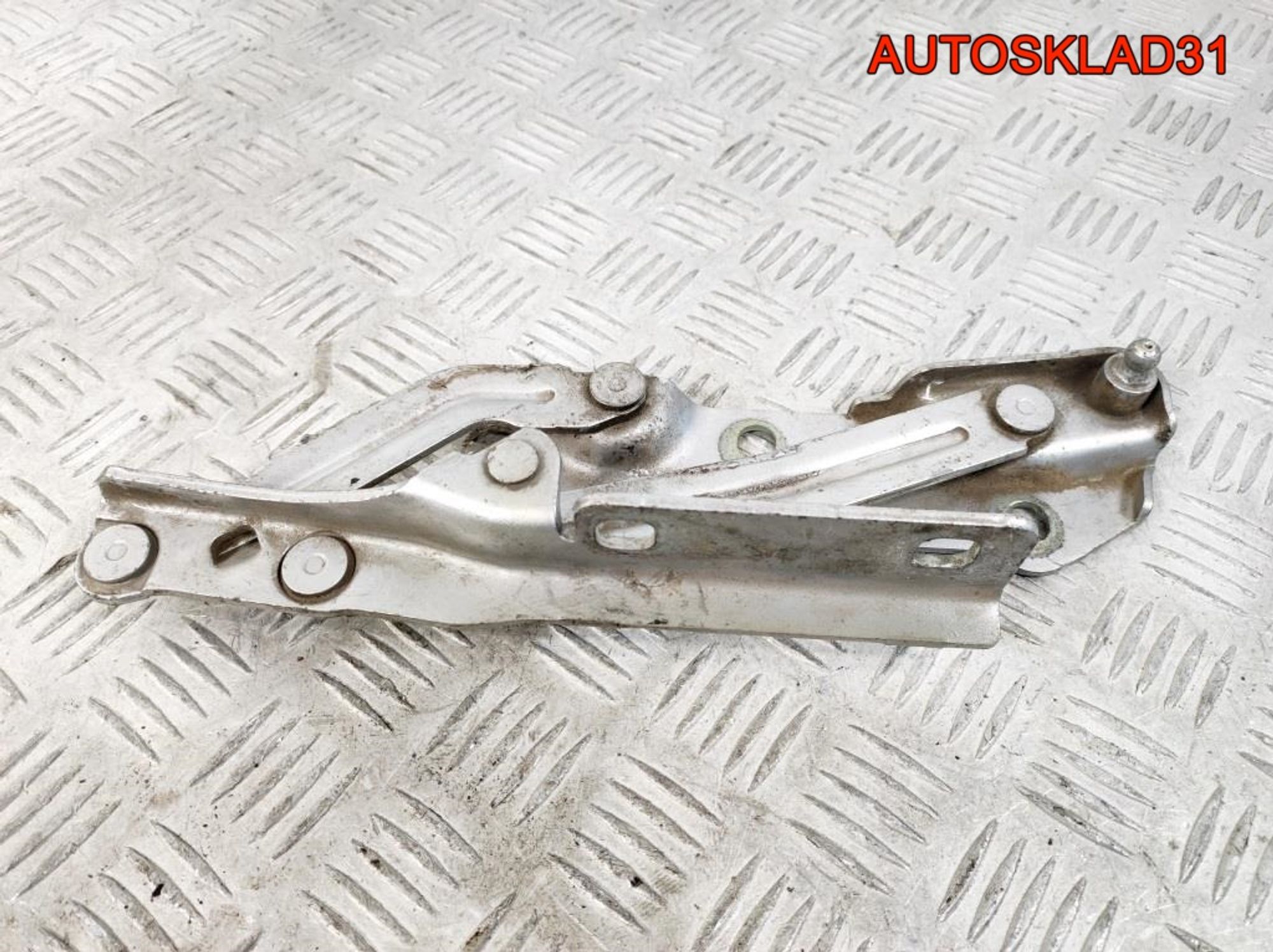 Петля капота правая Opel Vectra B 90508956, 900 рублей, Дубовое