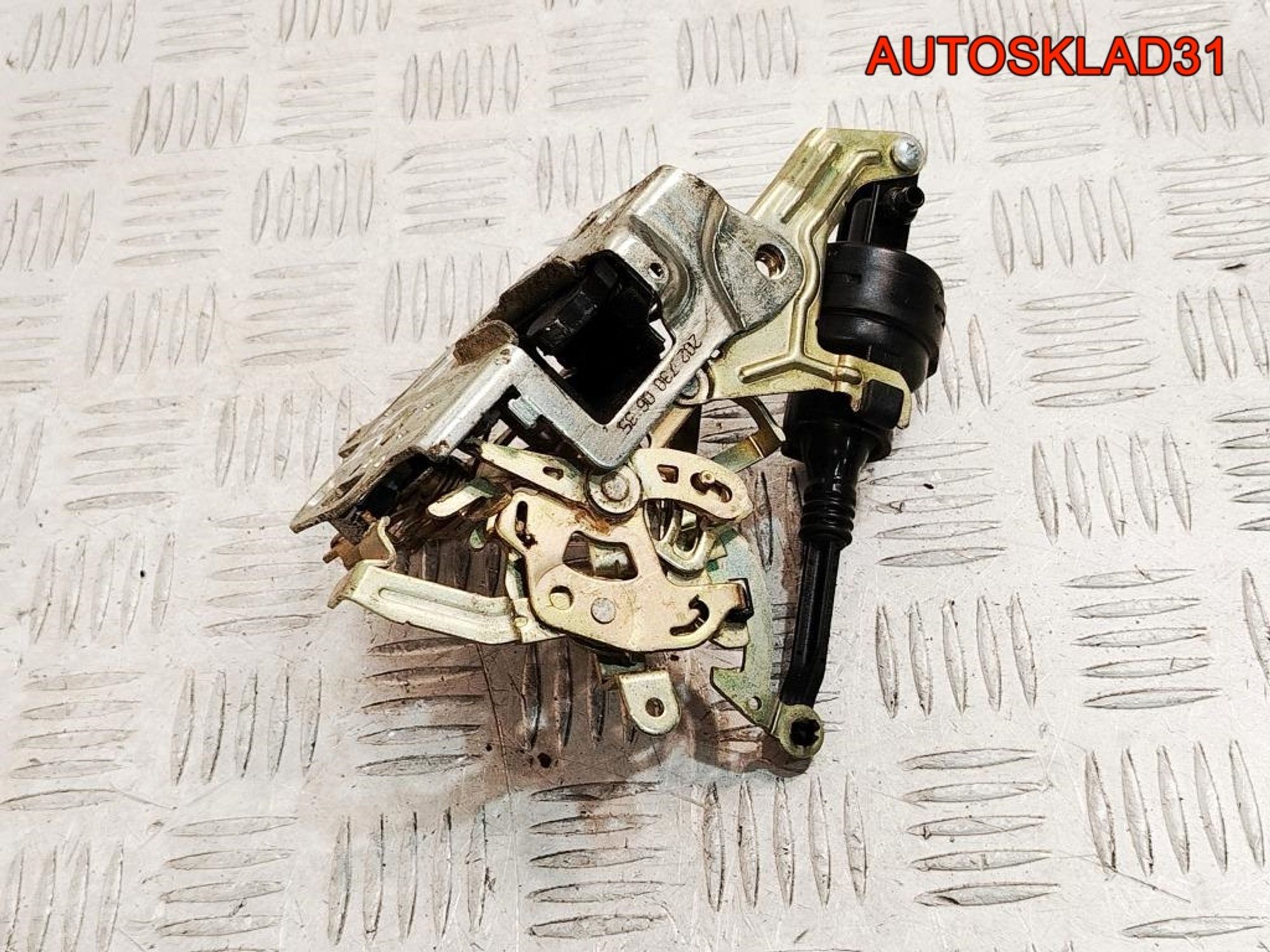 Замок двери задней правой Mercedes Benz W210 A2027300635, 2000 рублей, Дубовое