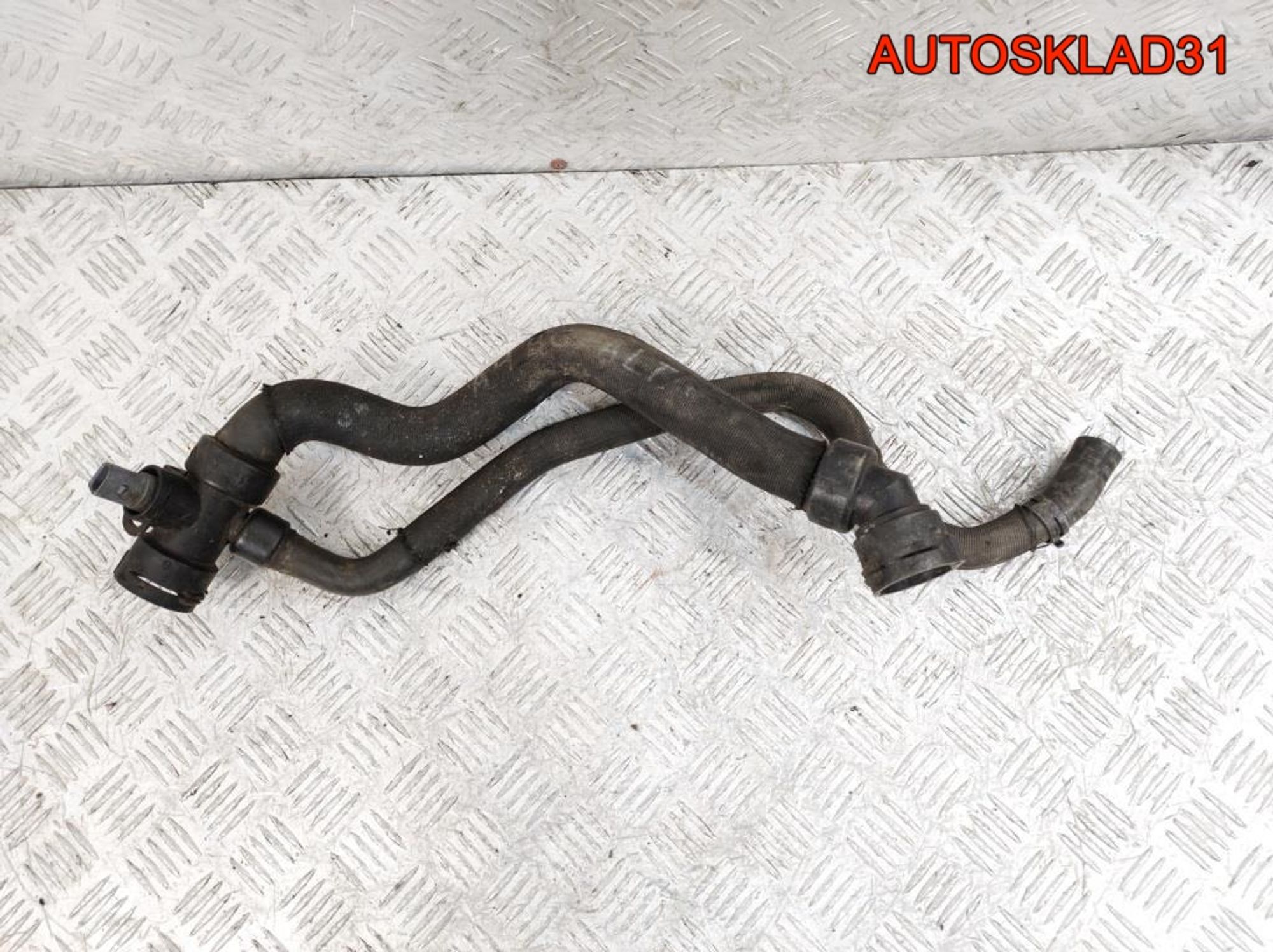 Патрубок радиатора Audi A4 B6 2,0 ALT Бензин 8E0121049, 1500 рублей, Дубовое