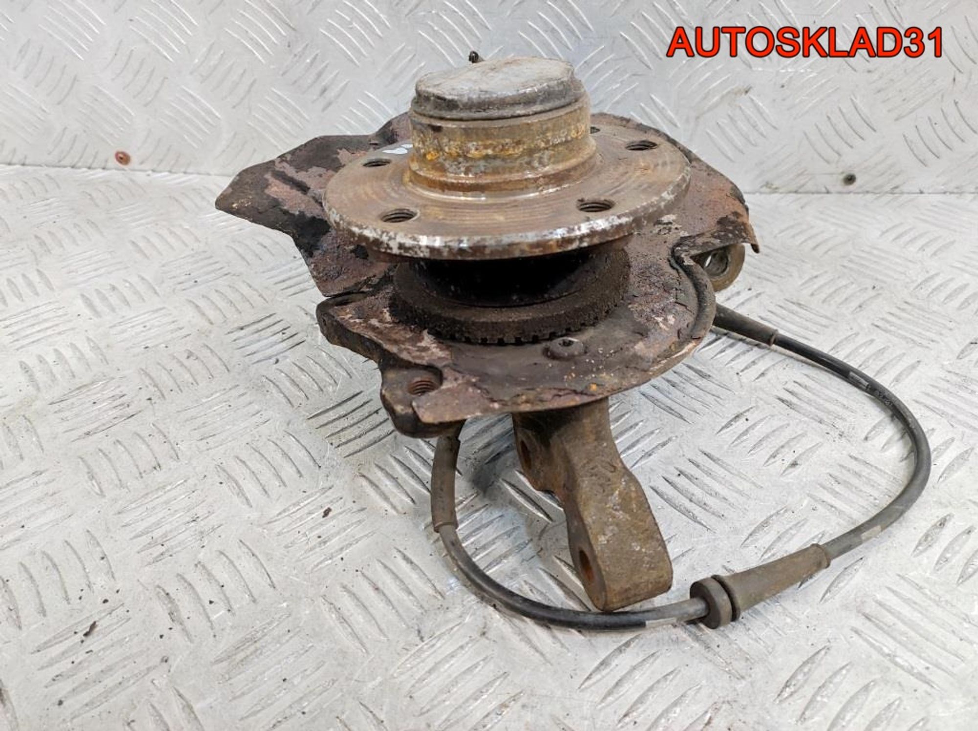 Кулак поворотный передний правый Opel Omega B, 1800 рублей, Дубовое