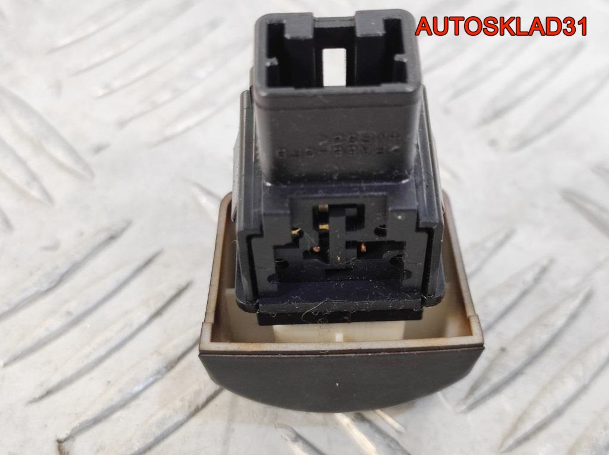 Кнопка аварийной сигнализации Nissan Micra K12, 500 рублей, Дубовое