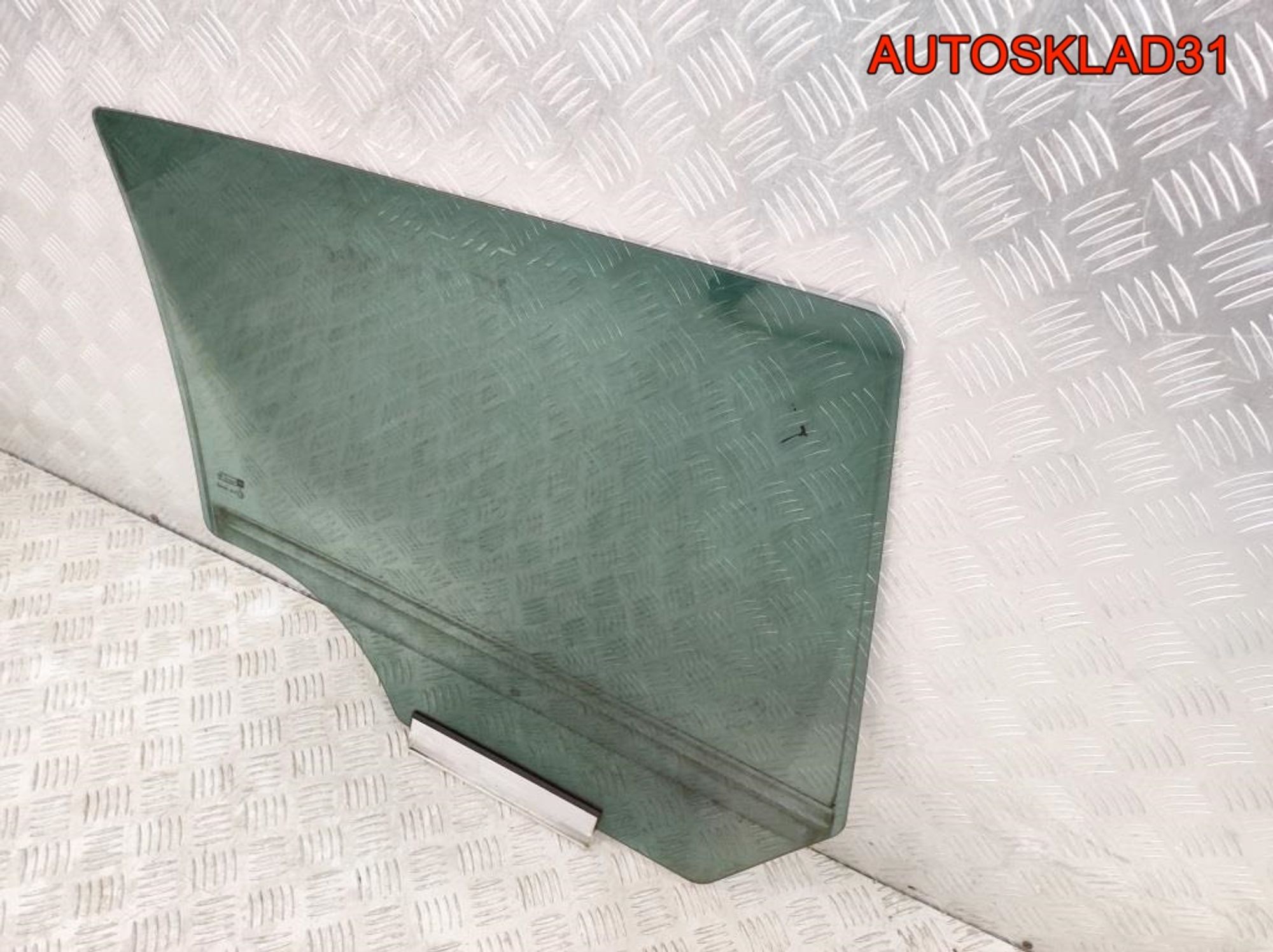 Стекло двери задней левой Opel Astra H Универсал, 800 рублей, Дубовое