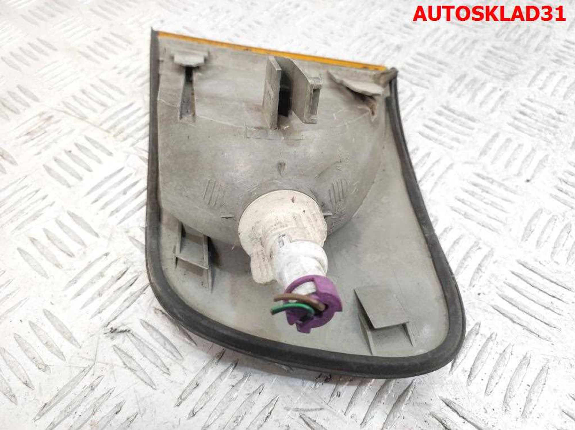 Указатель поворота правый жёлтый Audi 100 C4 137984, 1000 рублей, Дубовое