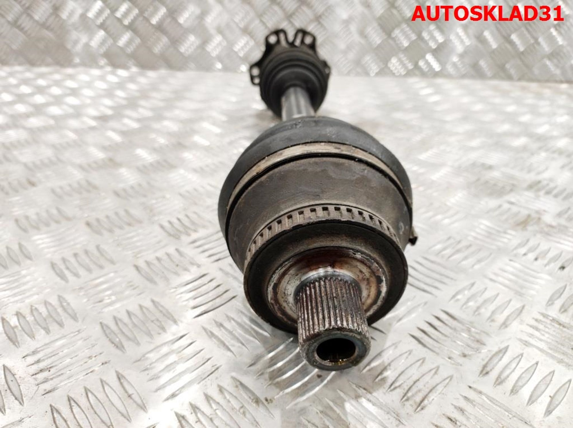 Полуось передняя левая Audi A4 B7 1,8 BFB АКПП 8E0407271BE, 5000 рублей, Дубовое