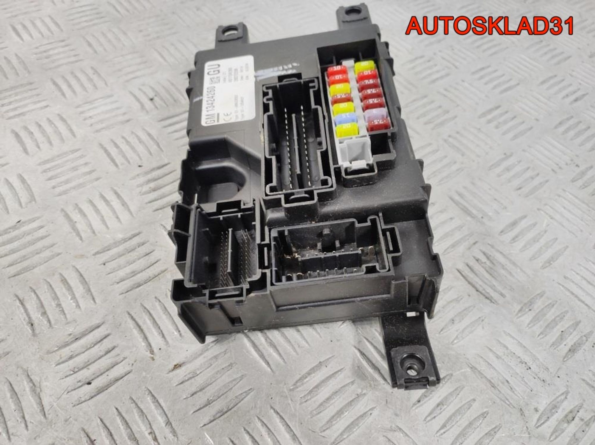 Блок предохранителей Opel Corsa D 13424260, 3200 рублей, Дубовое