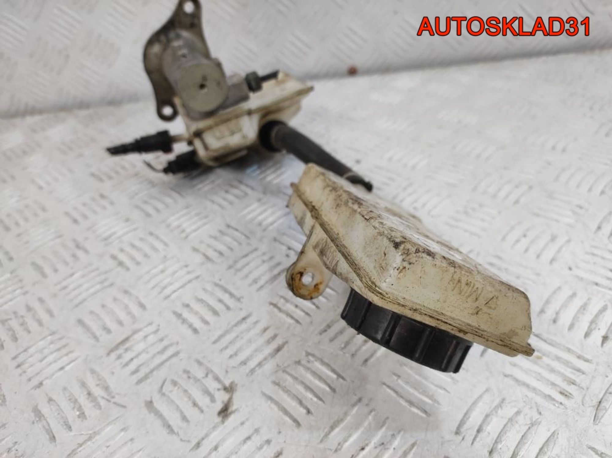 Цилиндр тормозной главный Ford Focus 2 1,6 Бензин 03350886401, 2000 рублей, Дубовое