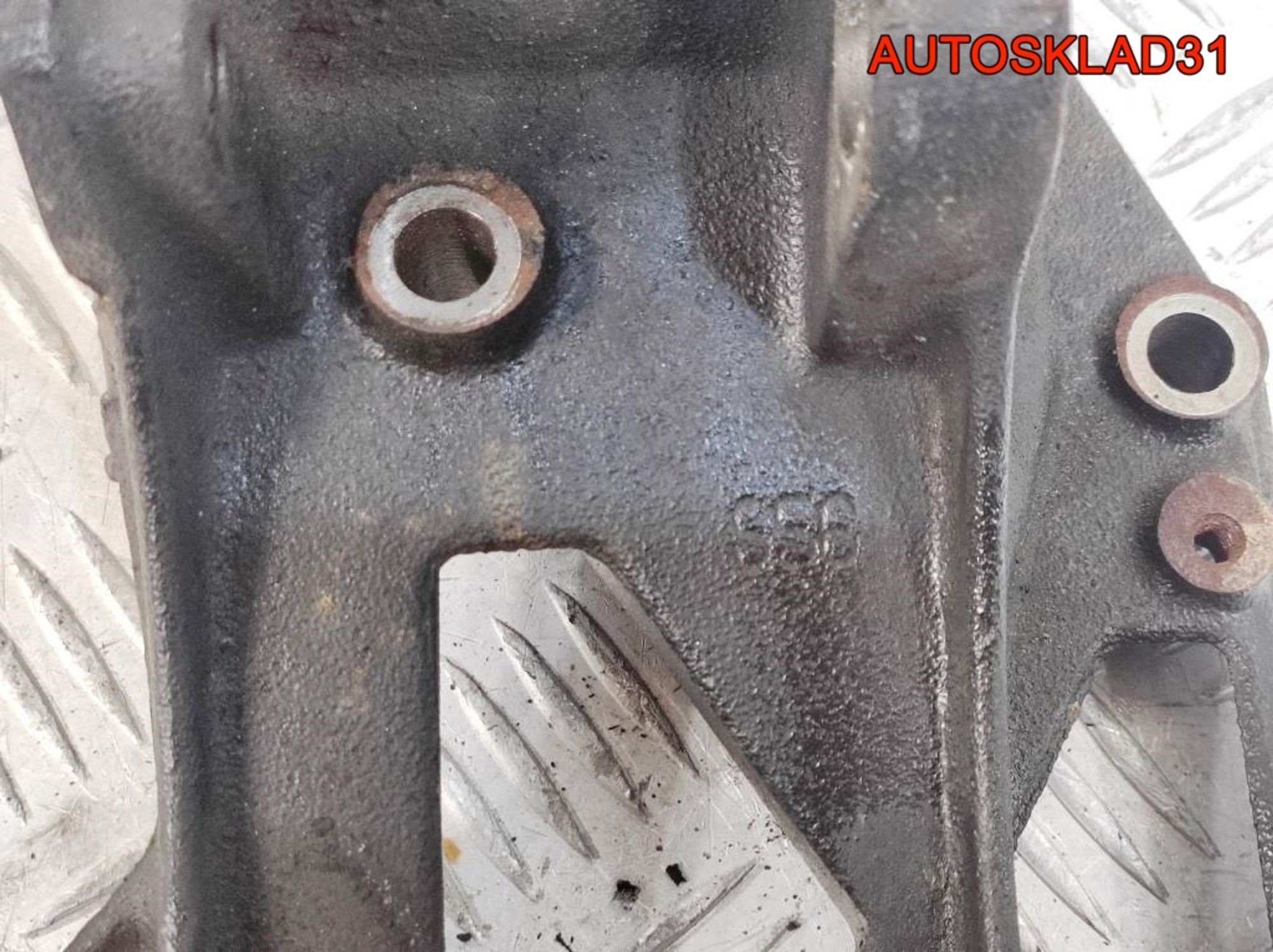 Кронштейн генератора Citroen C5 1,8 EW6/7 Бензин, 1400 рублей, Дубовое